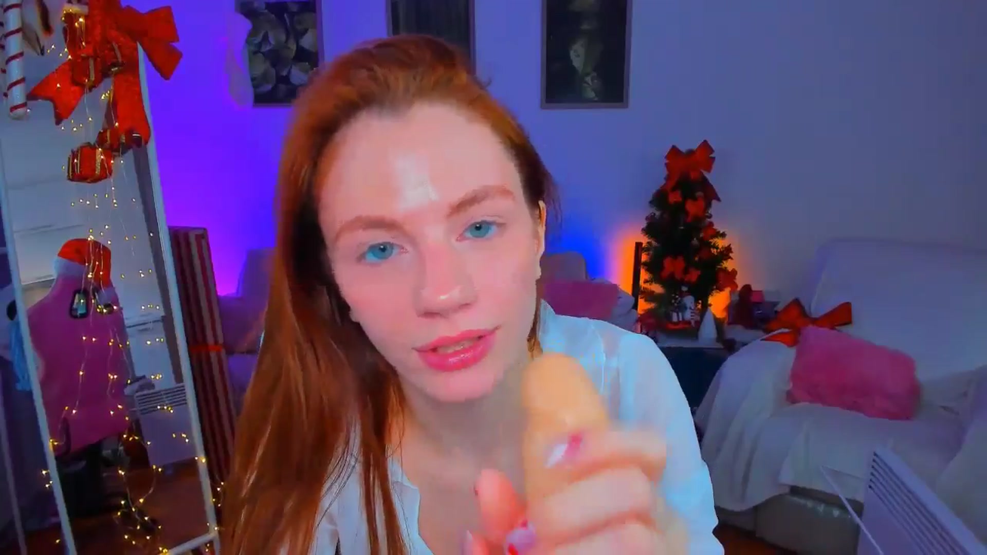 Gallery image thumbnail from Alyssa_Smit's myfreecams stream on, 12/18/2024, 13:03 image 13 of 20