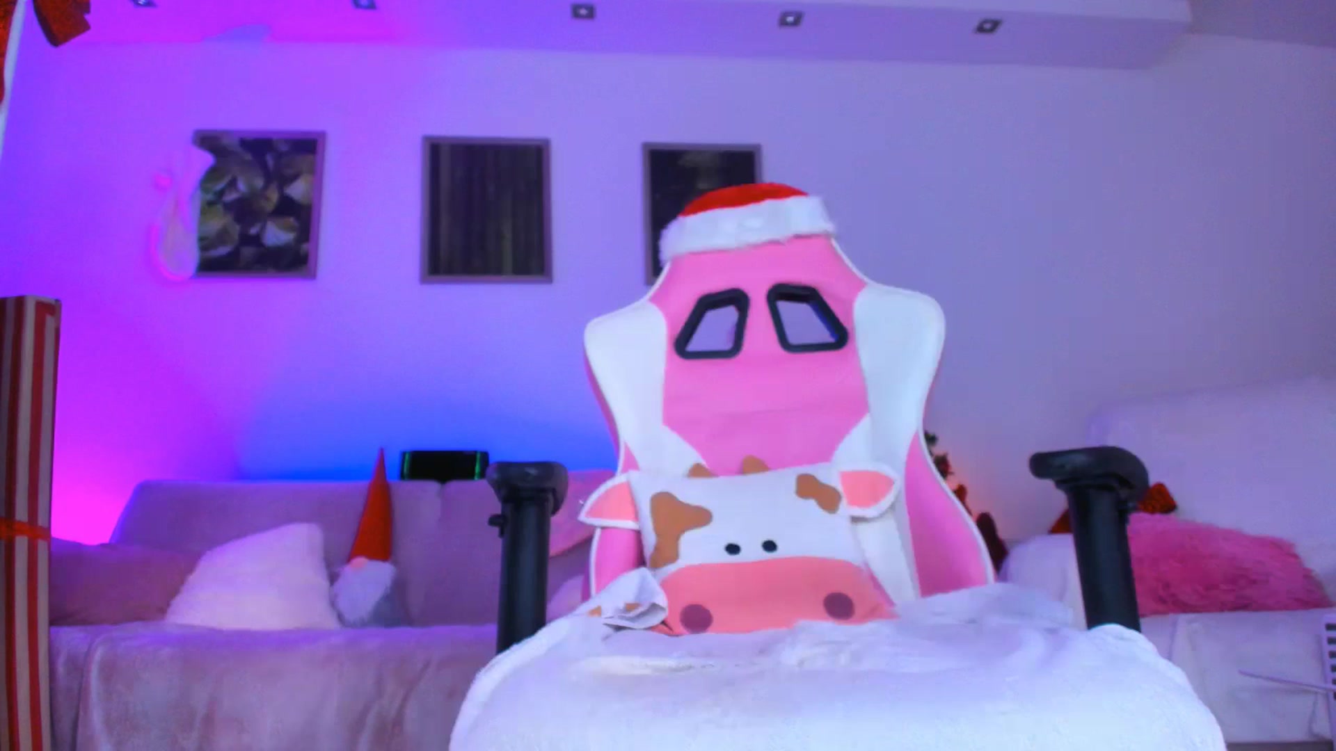 Gallery image thumbnail from Alyssa_Smit's myfreecams stream on, 12/18/2024, 13:03 image 6 of 20