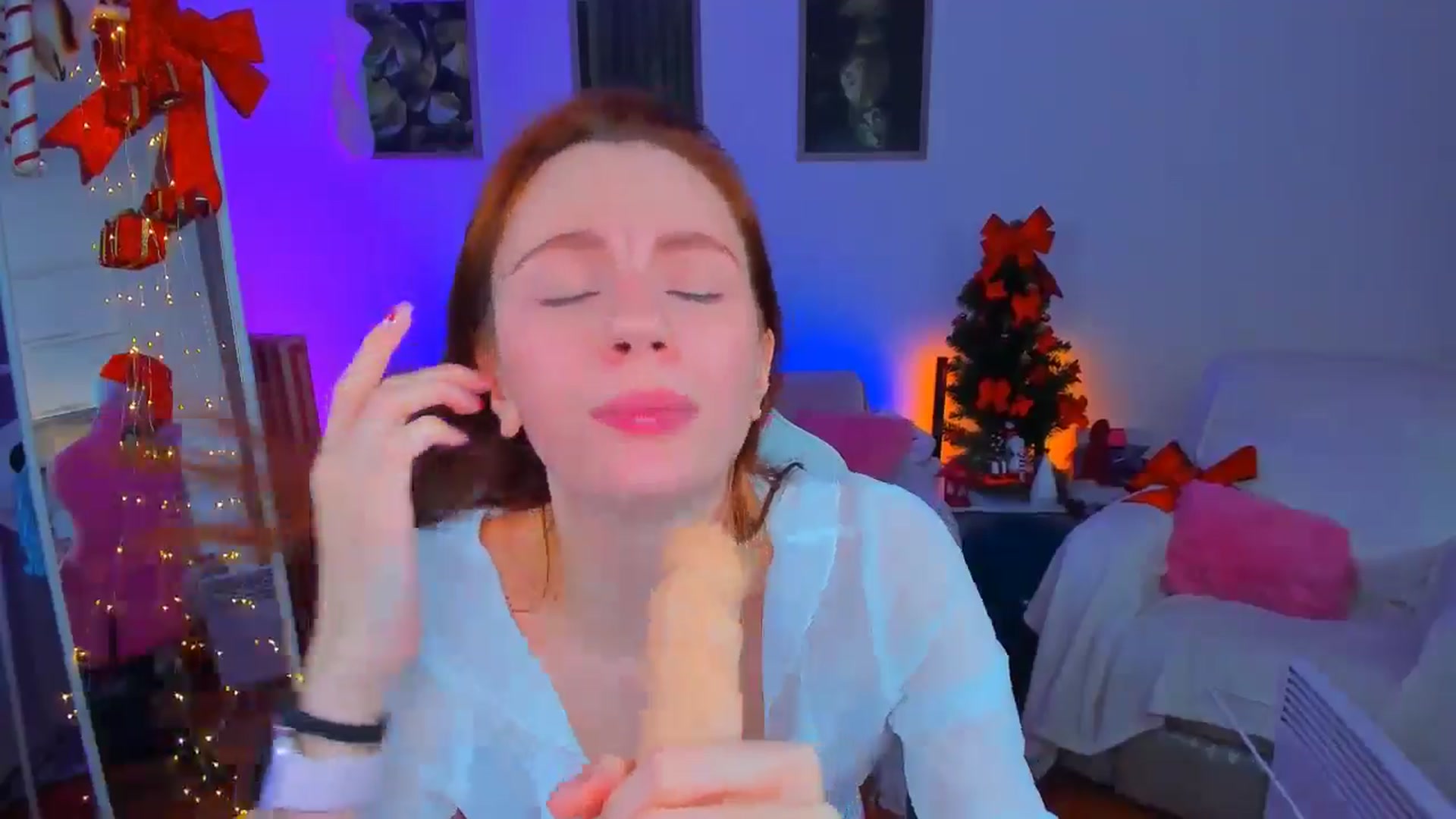 Gallery image thumbnail from Alyssa_Smit's myfreecams stream on, 12/18/2024, 13:03 image 14 of 20