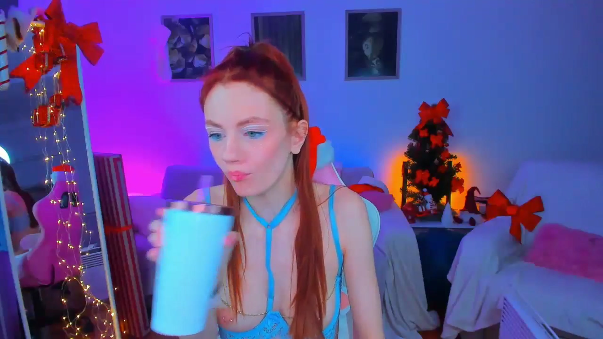 Gallery image thumbnail from Alyssa_Smit's myfreecams stream on, 12/24/2024, 04:15 image 8 of 20