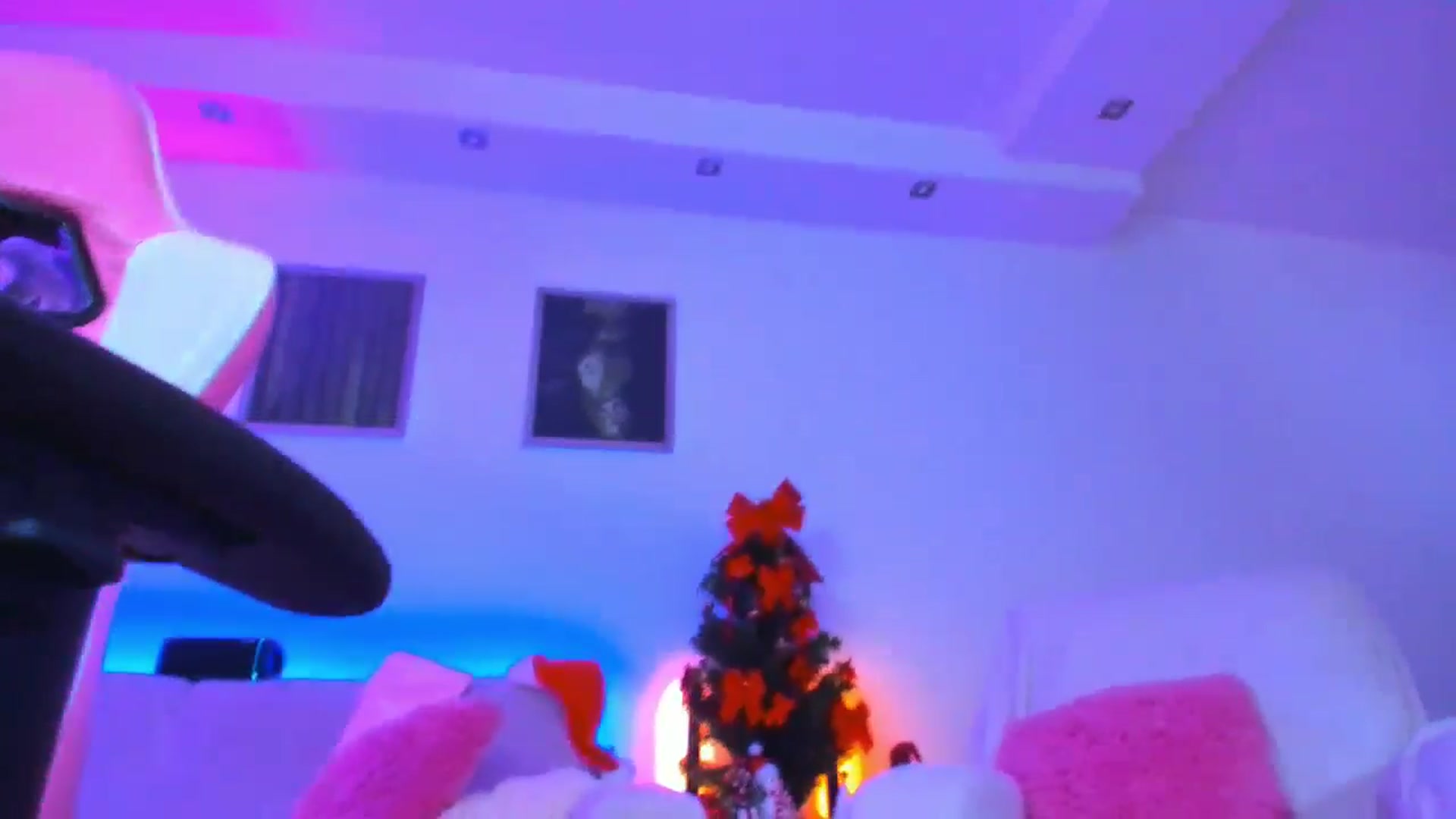 Gallery image thumbnail from Alyssa_Smit's myfreecams stream on, 12/26/2024, 08:41 image 17 of 20