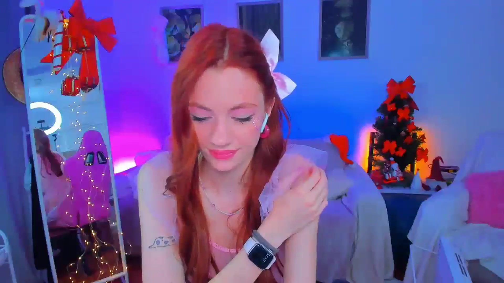 Gallery image thumbnail from Alyssa_Smit's myfreecams stream on, 12/26/2024, 10:17 image 12 of 20