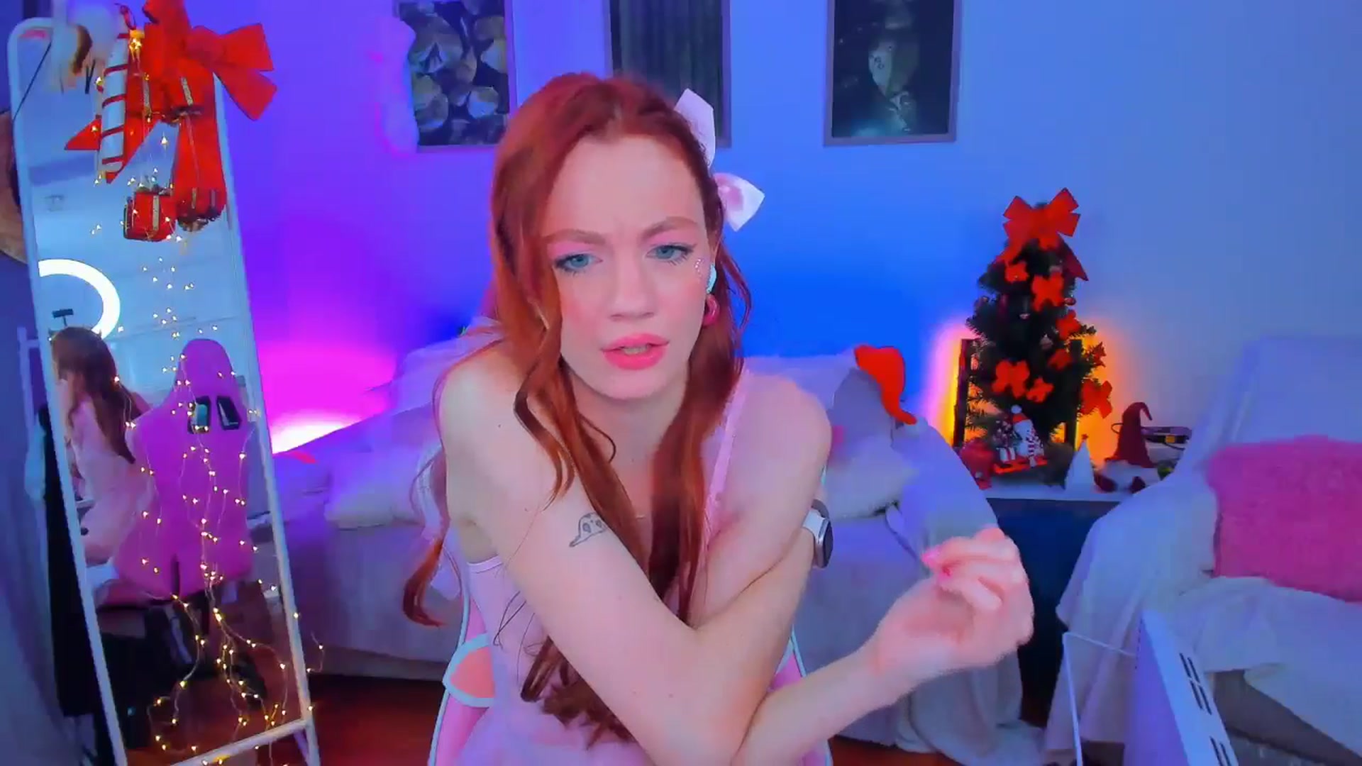 Gallery image thumbnail from Alyssa_Smit's myfreecams stream on, 12/26/2024, 13:28 image 2 of 20