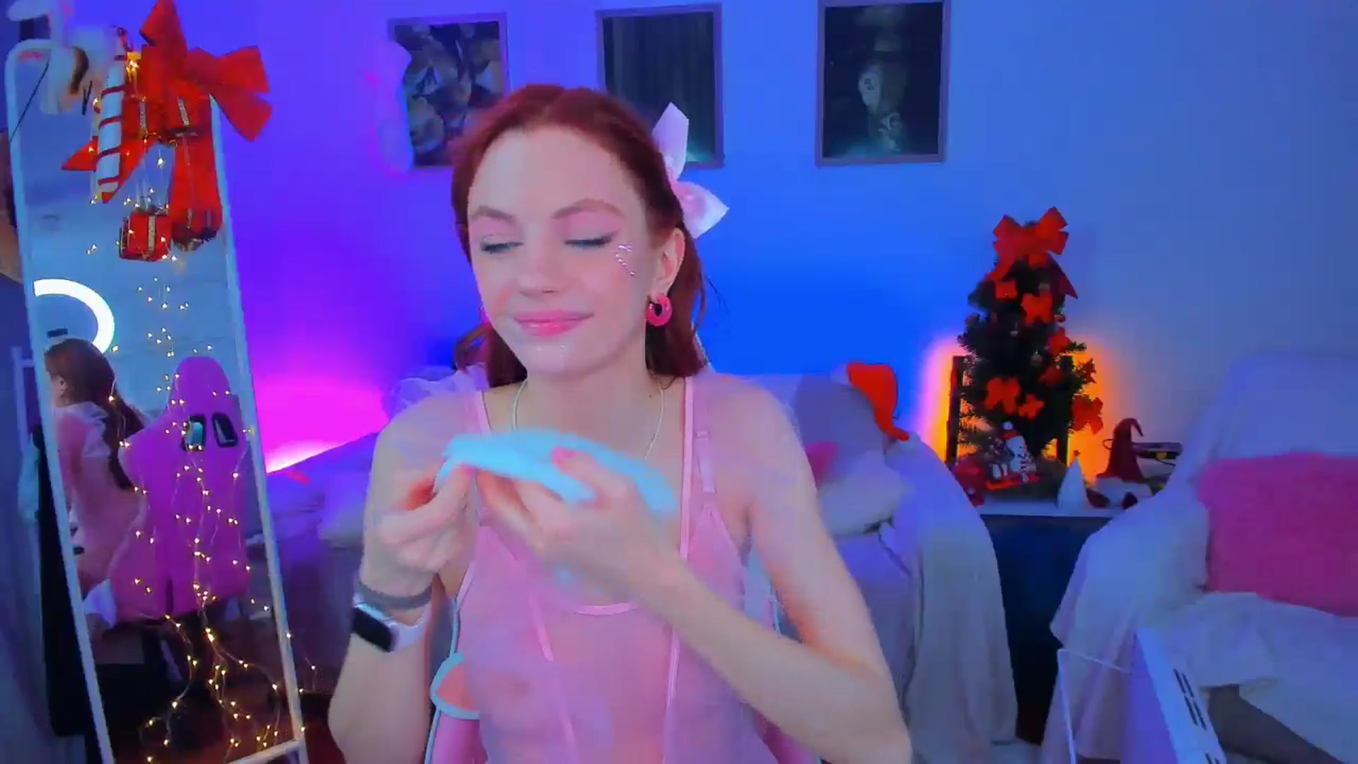 Gallery image thumbnail from Alyssa_Smit's myfreecams stream on, 12/26/2024, 13:28 image 7 of 20