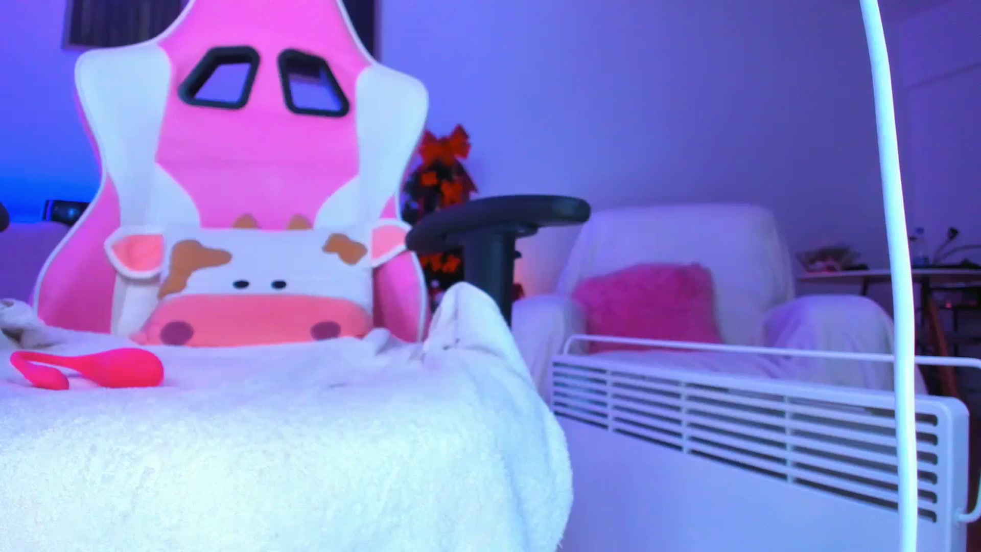 Gallery image thumbnail from Alyssa_Smit's myfreecams stream on, 12/27/2024, 03:24 image 6 of 20