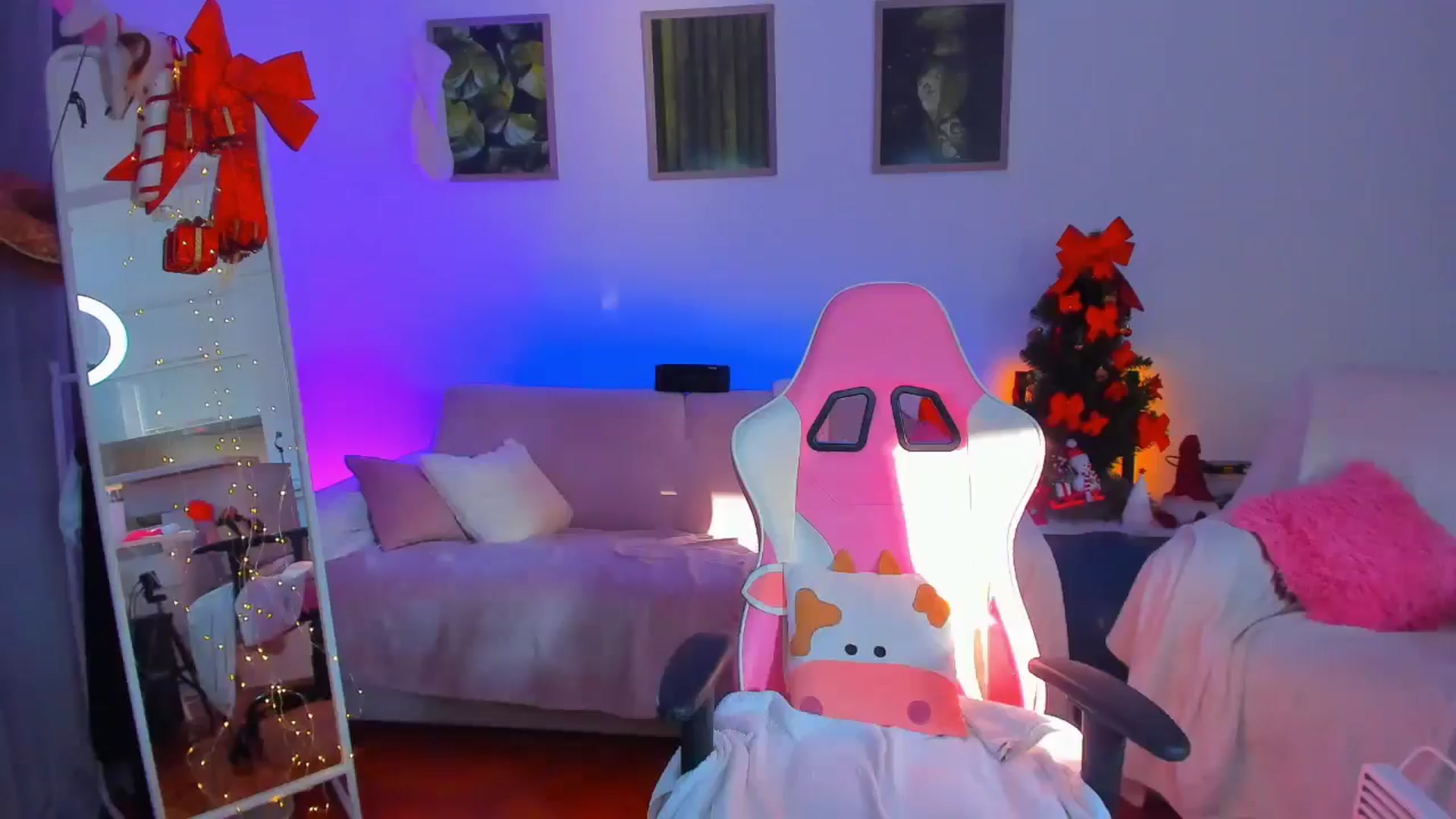 Gallery image thumbnail from Alyssa_Smit's myfreecams stream on, 12/31/2024, 08:49 image 17 of 20