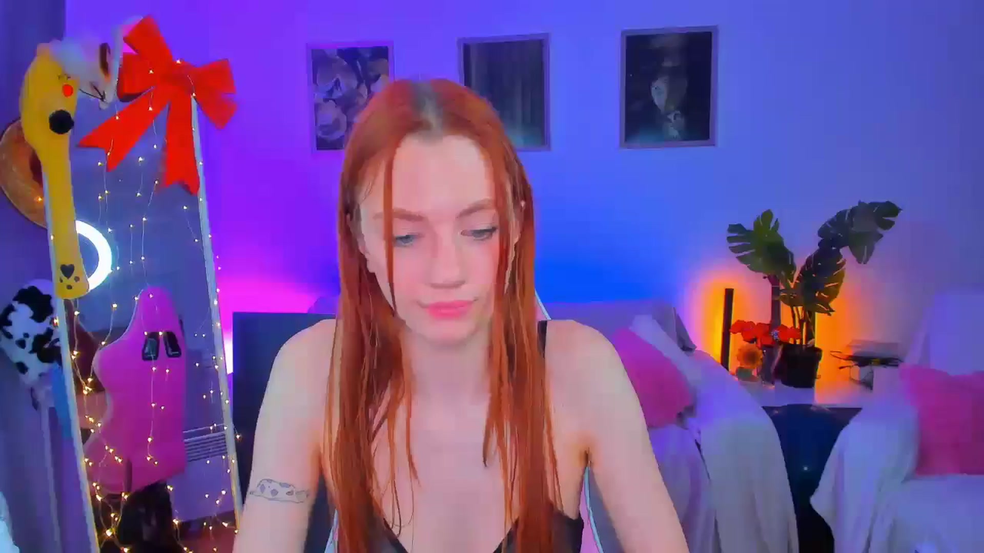 Gallery image thumbnail from Alyssa_Smit's myfreecams stream on, 01/19/2025, 14:58 image 18 of 20