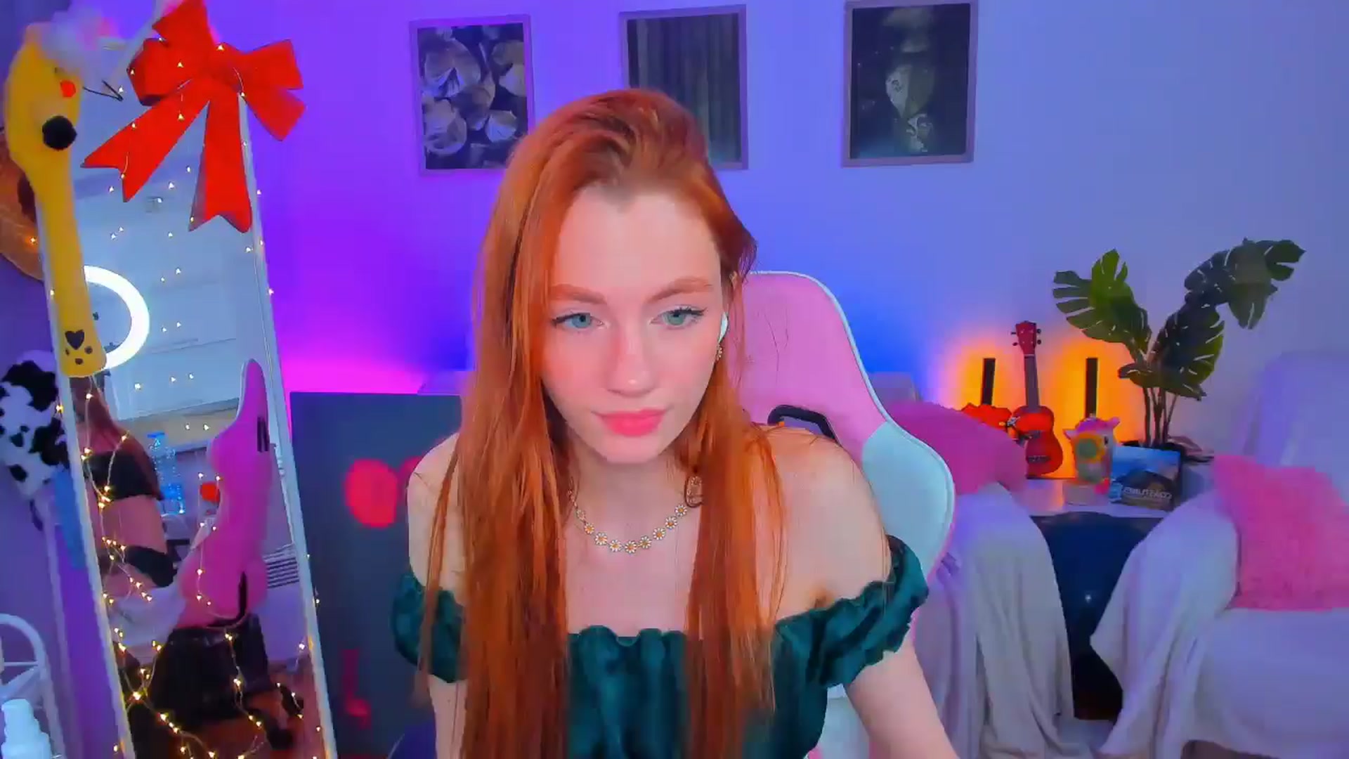 Gallery image thumbnail from Alyssa_Smit's myfreecams stream on, 01/23/2025, 12:18 image 2 of 20