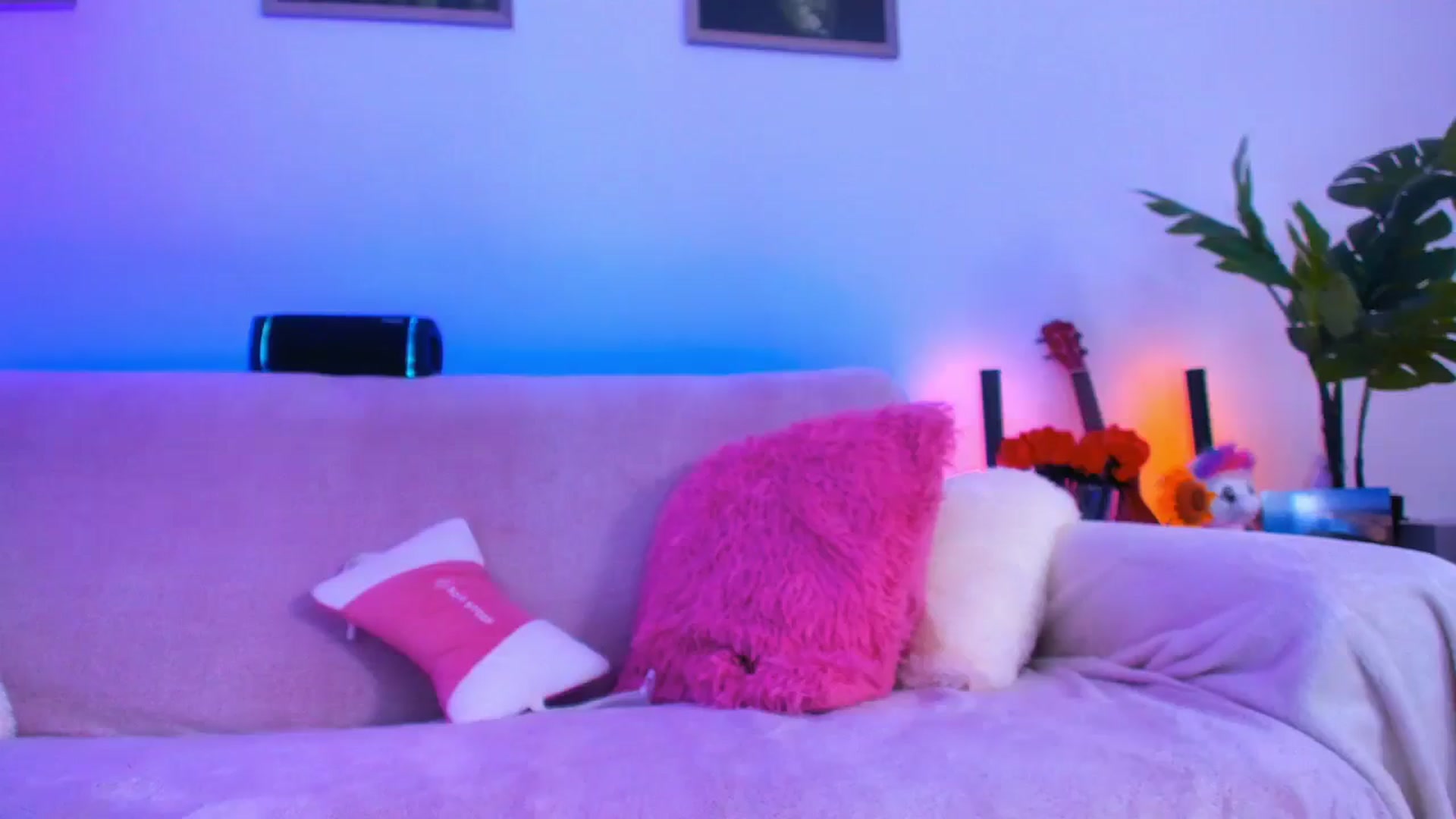 Gallery image thumbnail from Alyssa_Smit's myfreecams stream on, 02/05/2025, 11:43 image 1 of 20
