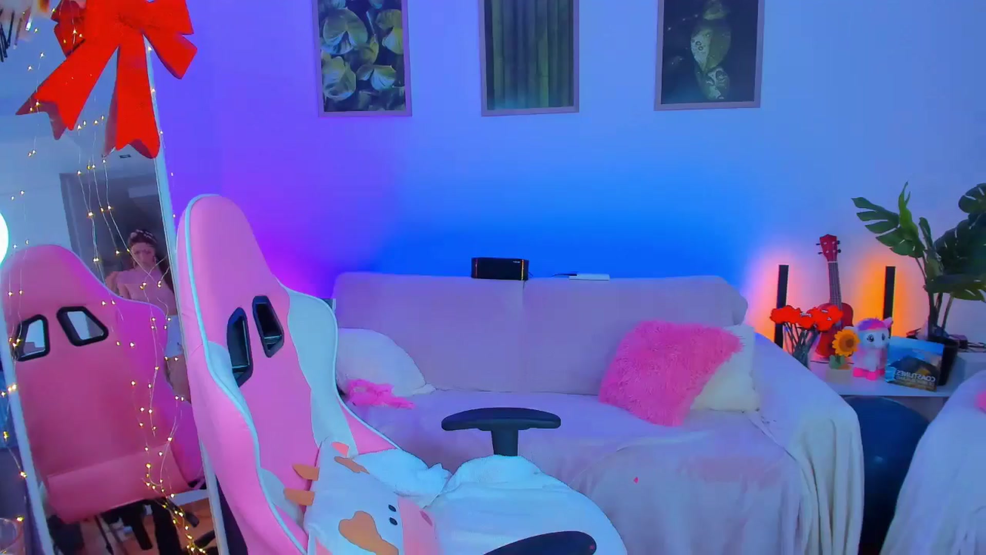 Gallery image thumbnail from Alyssa_Smit's myfreecams stream on, 02/06/2025, 14:23 image 6 of 20