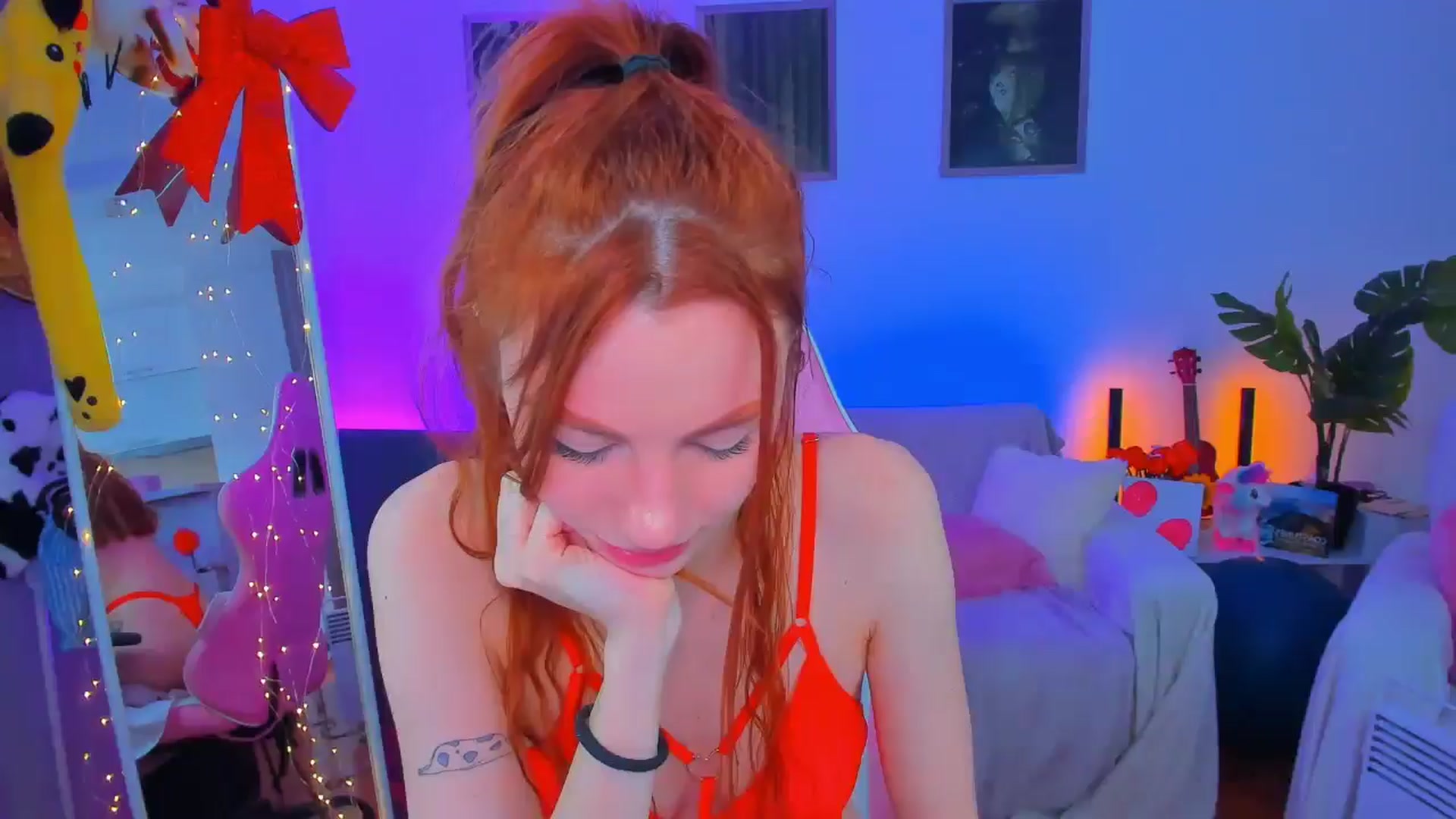 Gallery image thumbnail from Alyssa_Smit's myfreecams stream on, 02/16/2025, 12:01 image 12 of 20
