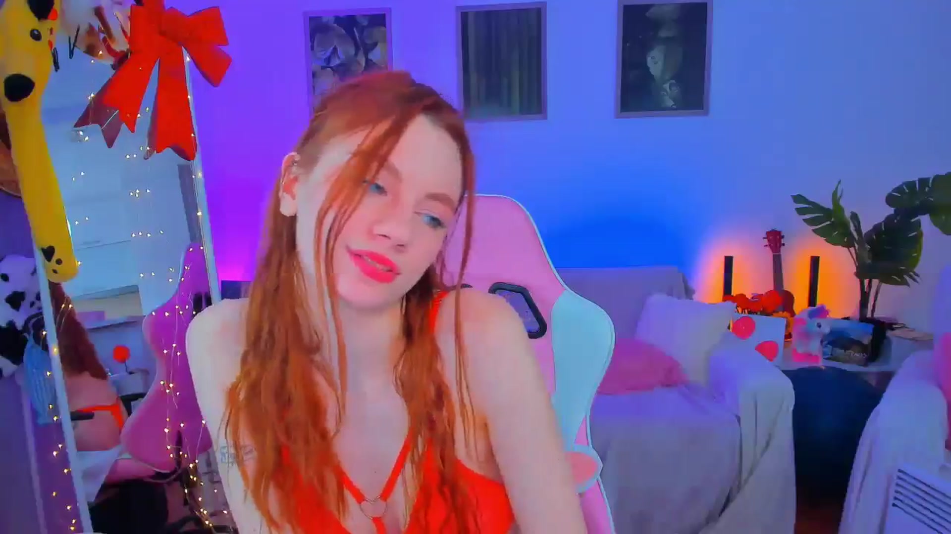 Gallery image thumbnail from Alyssa_Smit's myfreecams stream on, 02/16/2025, 14:42 image 4 of 20