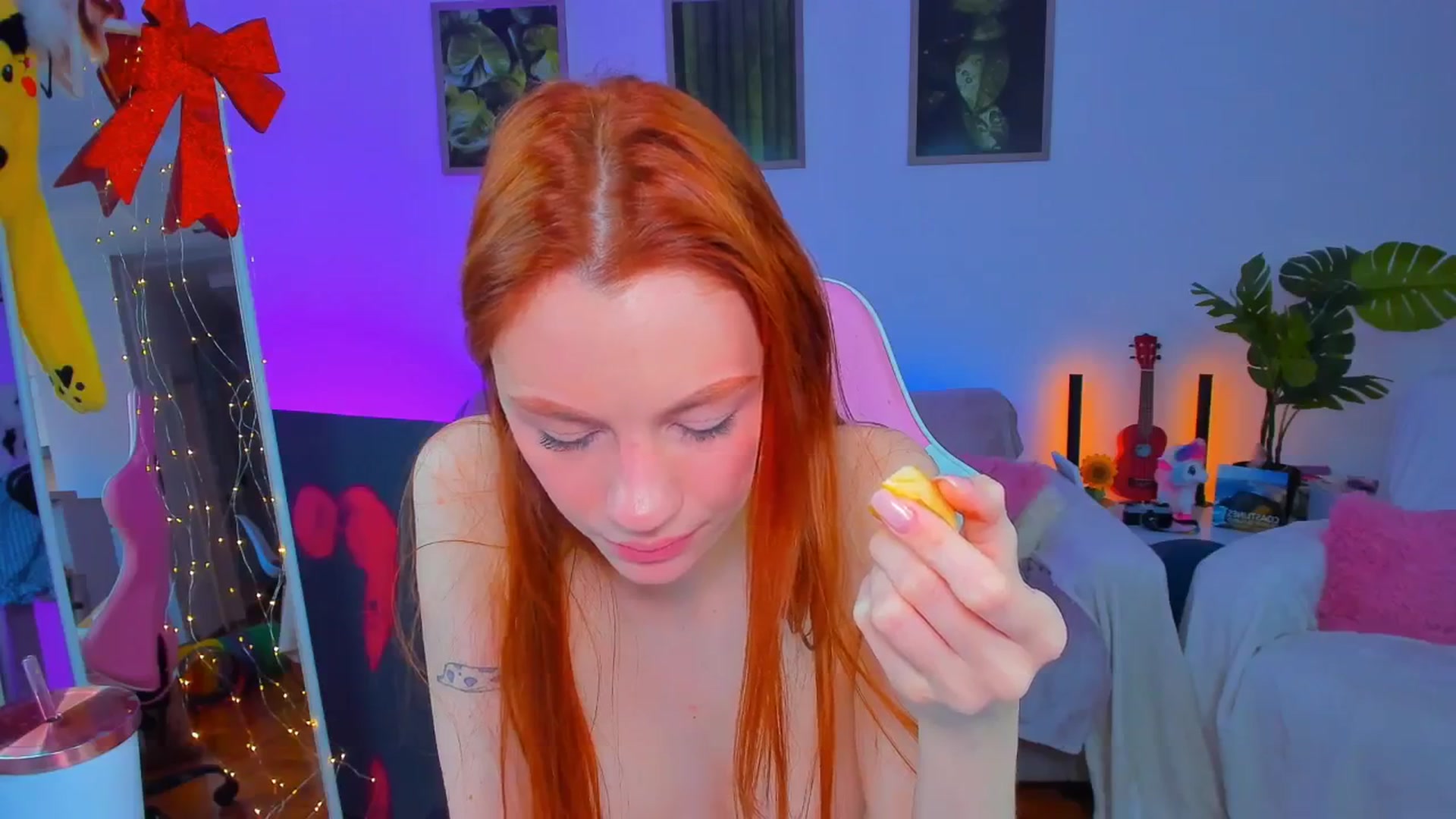 Gallery image thumbnail from Alyssa_Smit's myfreecams stream on, 03/06/2025, 14:06 image 12 of 20