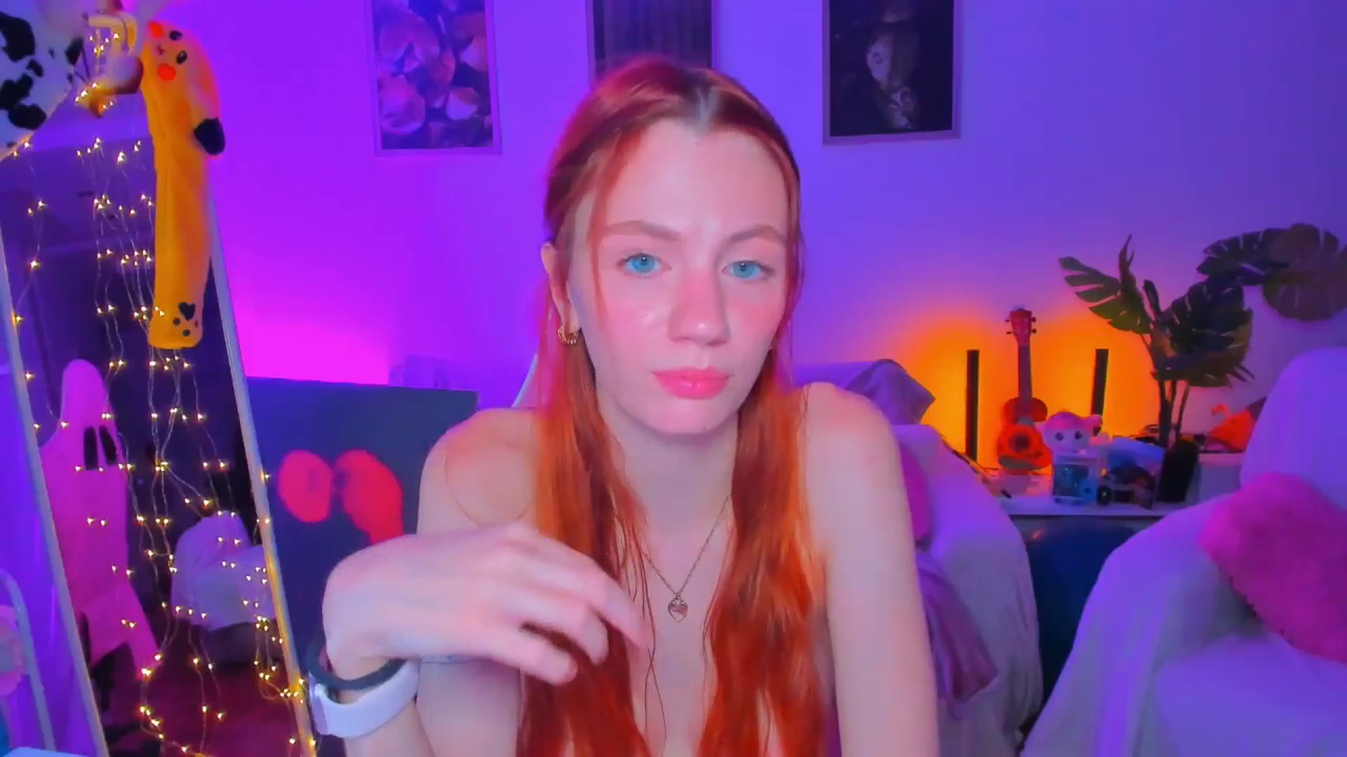 Gallery image thumbnail from Alyssa_Smit's myfreecams stream on, 09/01/2025, 03:59 image 7 of 20