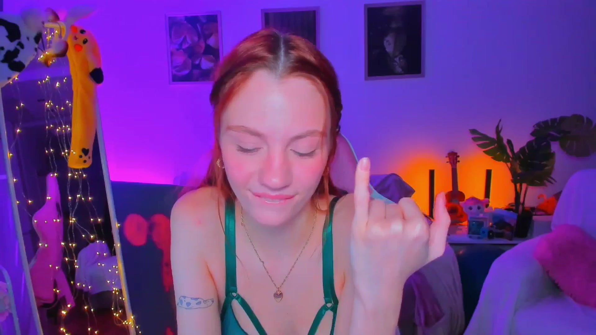 Gallery image thumbnail from Alyssa_Smit's myfreecams stream on, 09/01/2025, 03:59 image 2 of 20