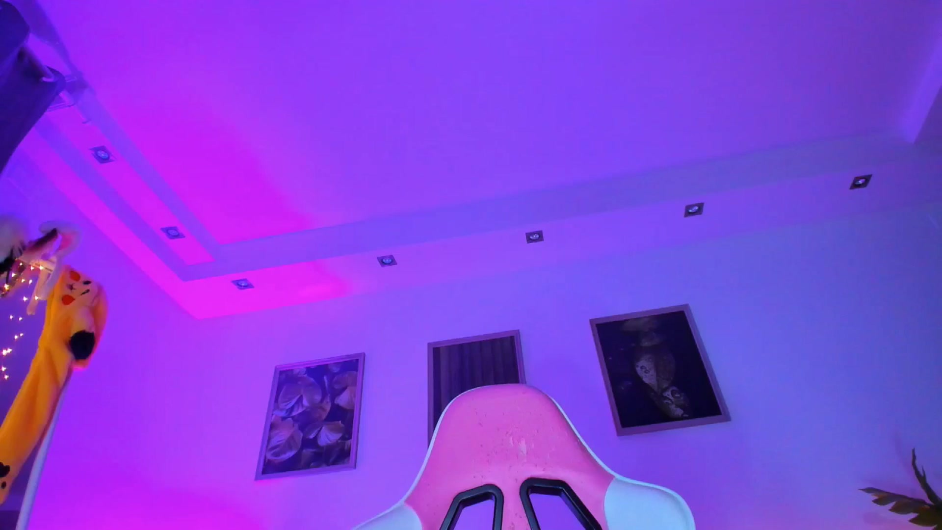 Gallery image thumbnail from Alyssa_Smit's myfreecams stream on, 09/08/2025, 06:25 image 10 of 20