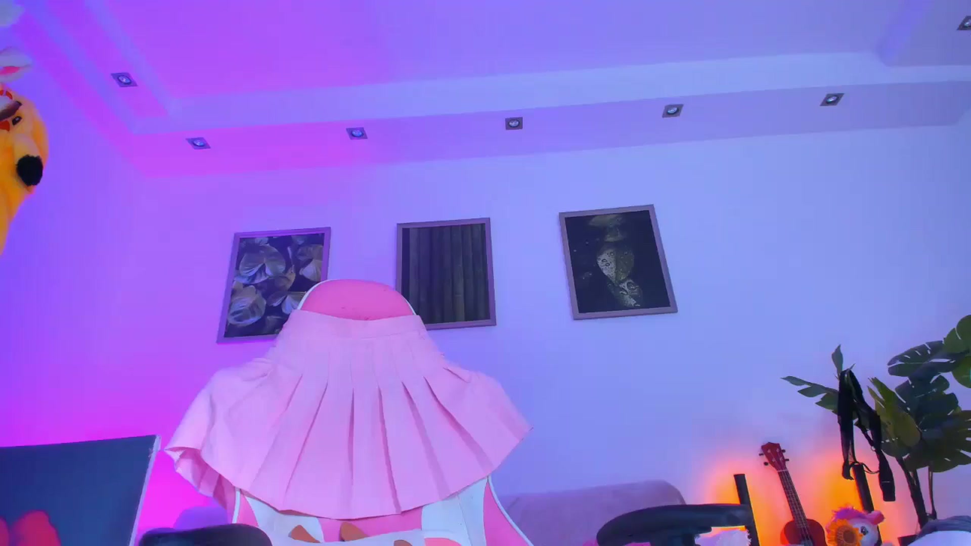 Gallery image thumbnail from Alyssa_Smit's myfreecams stream on, 10/12/2025, 09:48 image 10 of 20