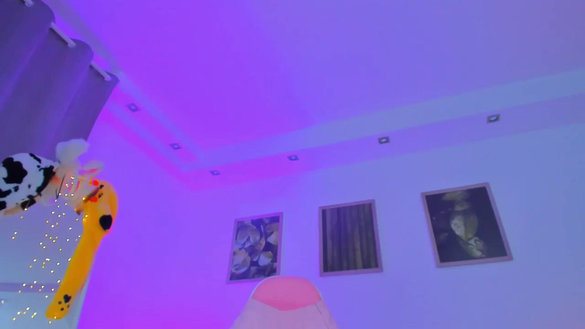 Gallery image thumbnail from Alyssa_Smit's myfreecams stream on, 10/21/2025, 11:08 image 12 of 20