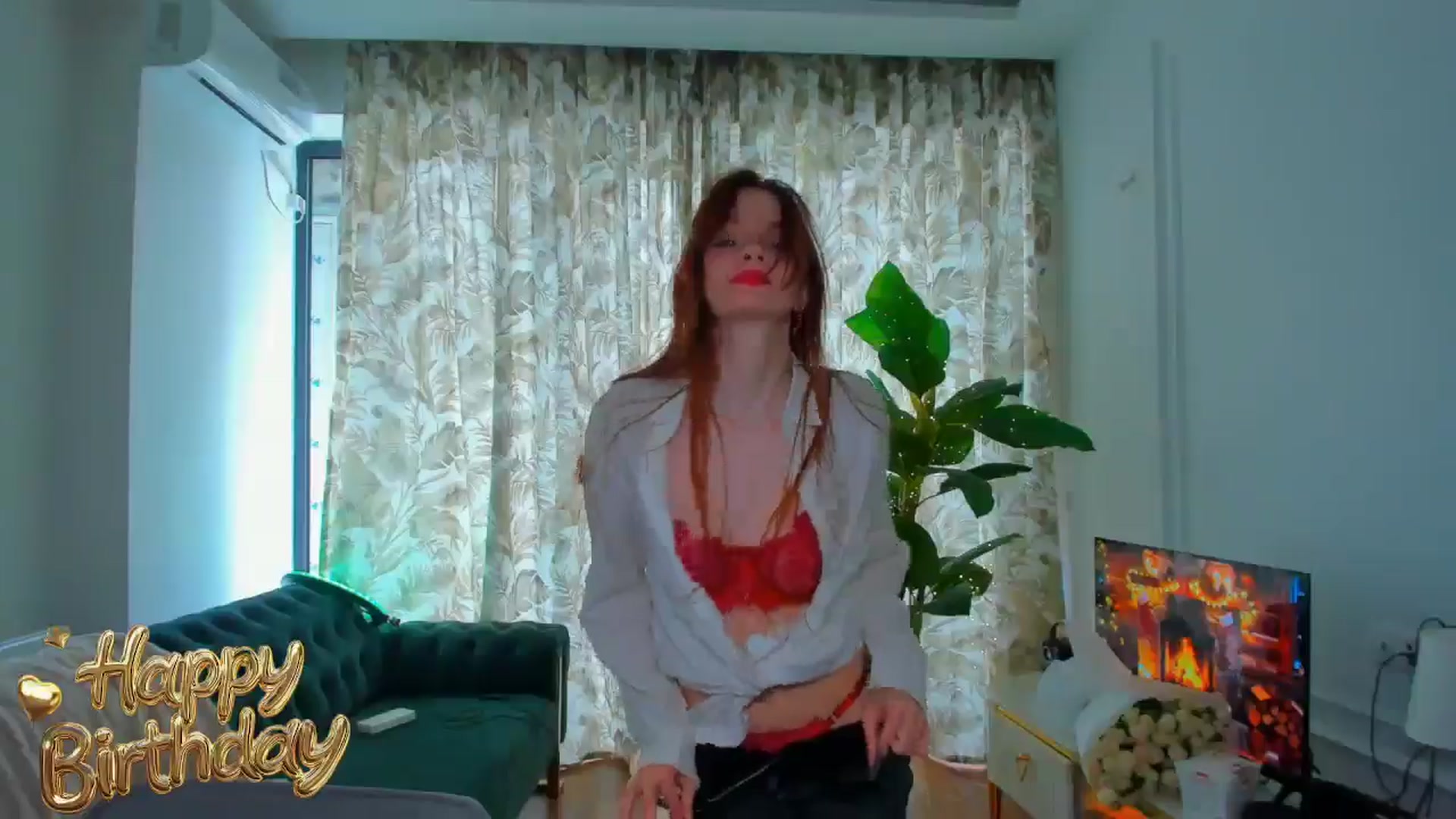 Gallery image thumbnail from Alyssa_Smit's myfreecams stream on, 12/25/2025, 10:32 image 17 of 20