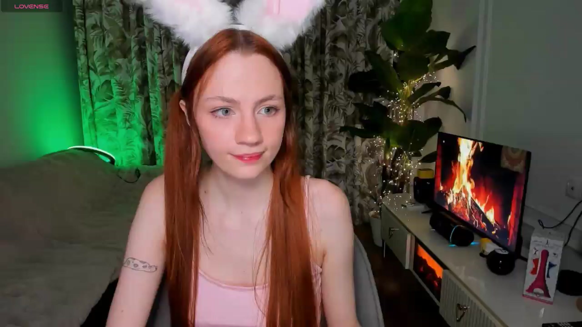 Gallery image thumbnail from Alyssa_Smit's myfreecams stream on, 06/09/2026, 22:14 image 1 of 20