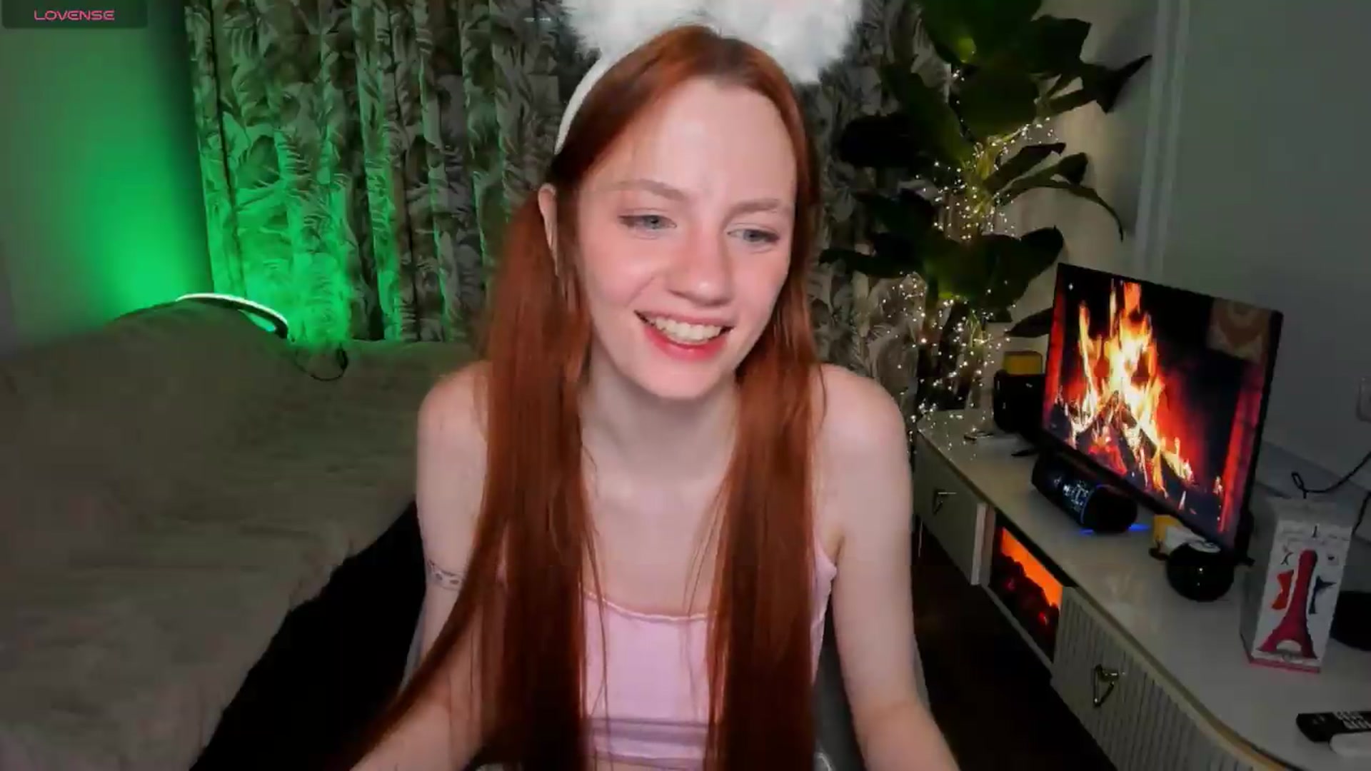Gallery image thumbnail from Alyssa_Smit's myfreecams stream on, 06/10/2026, 24:01 image 8 of 20
