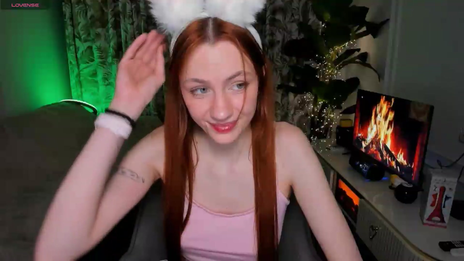 Gallery image thumbnail from Alyssa_Smit's myfreecams stream on, 06/10/2026, 24:01 image 5 of 20