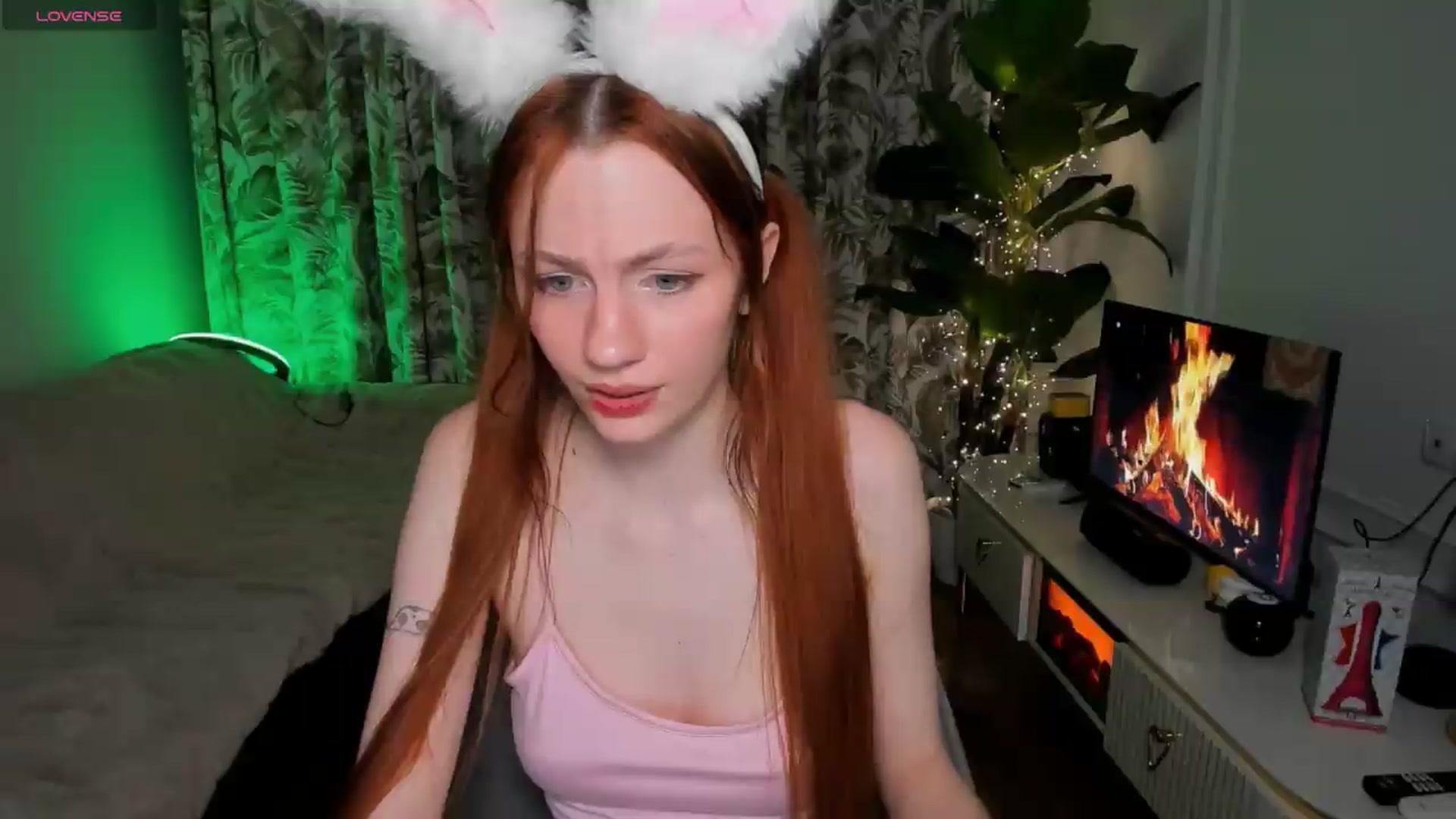Gallery image thumbnail from Alyssa_Smit's myfreecams stream on, 06/10/2026, 24:01 image 18 of 20
