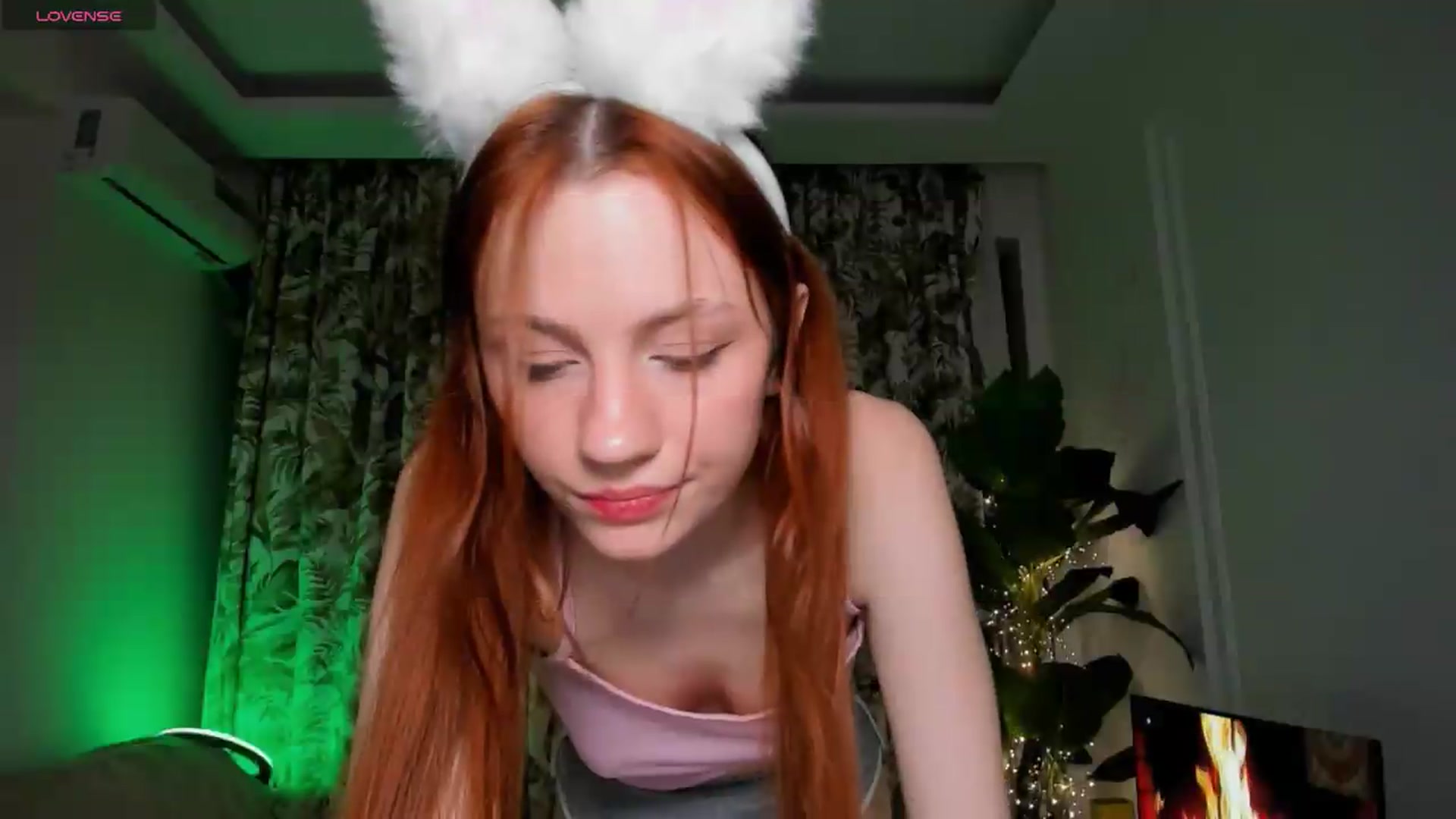 Gallery image thumbnail from Alyssa_Smit's myfreecams stream on, 06/10/2026, 24:01 image 15 of 20