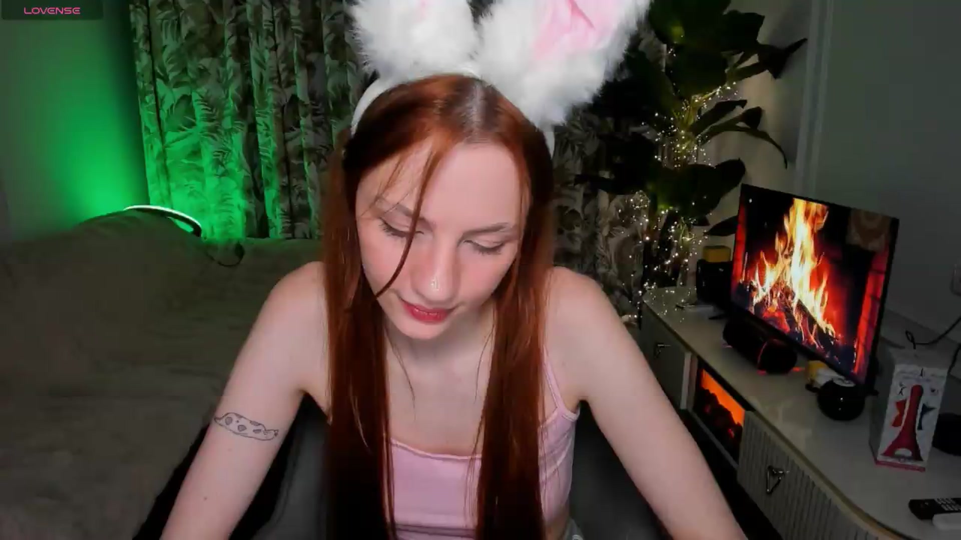 Gallery image thumbnail from Alyssa_Smit's myfreecams stream on, 06/10/2026, 24:01 image 12 of 20