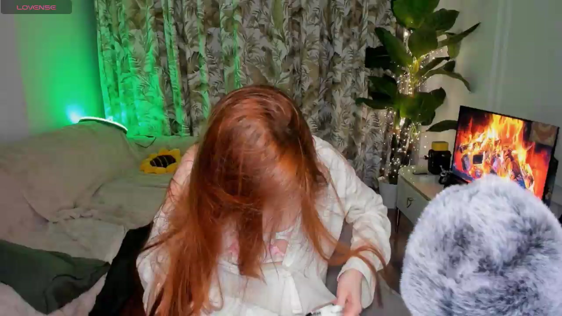 Gallery image thumbnail from Alyssa_Smit's myfreecams stream on, 06/24/2026, 24:08 image 15 of 20