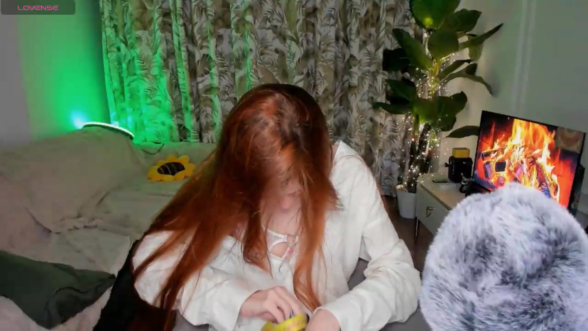 Gallery image thumbnail from Alyssa_Smit's myfreecams stream on, 06/24/2026, 24:08 image 17 of 20