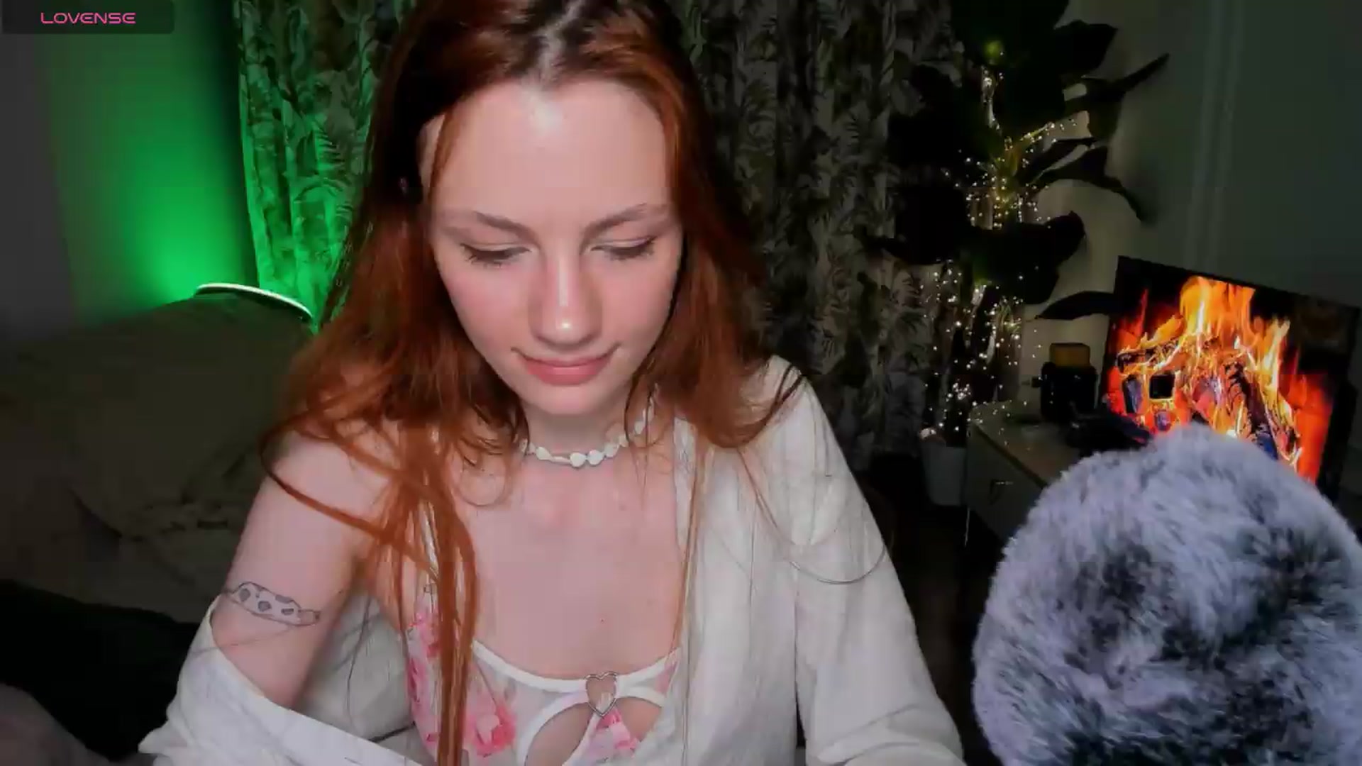 Gallery image thumbnail from Alyssa_Smit's myfreecams stream on, 06/24/2026, 24:58 image 19 of 20