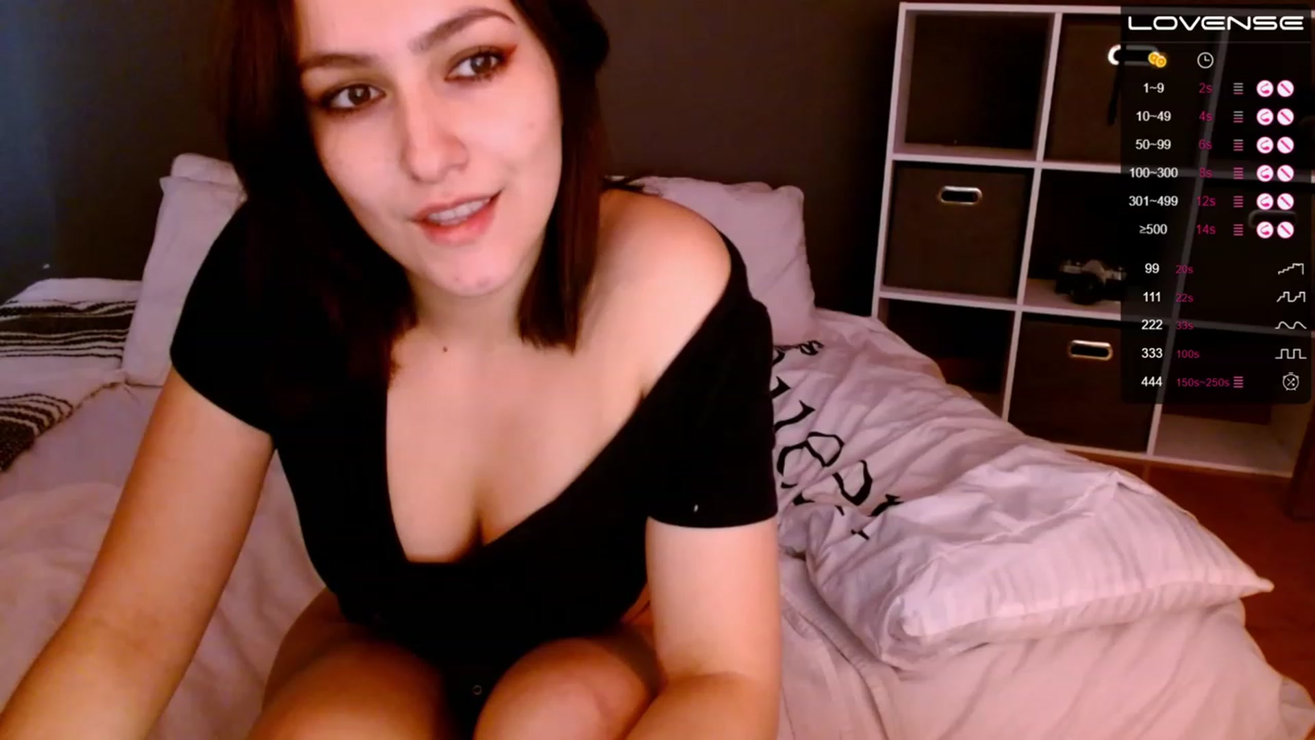 Gallery image thumbnail from Alyssamodel's myfreecams stream on, 11/19/2022, 21:43 image 17 of 20