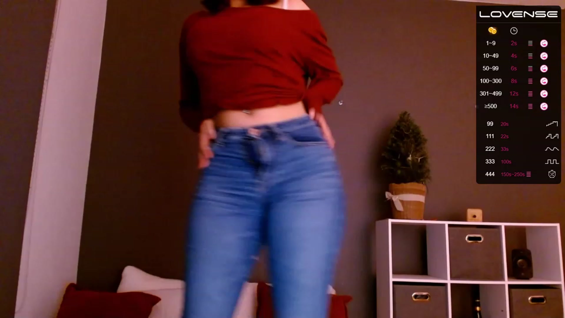 Gallery image thumbnail from Alyssamodel's myfreecams stream on, 12/06/2022, 01:06 image 15 of 20