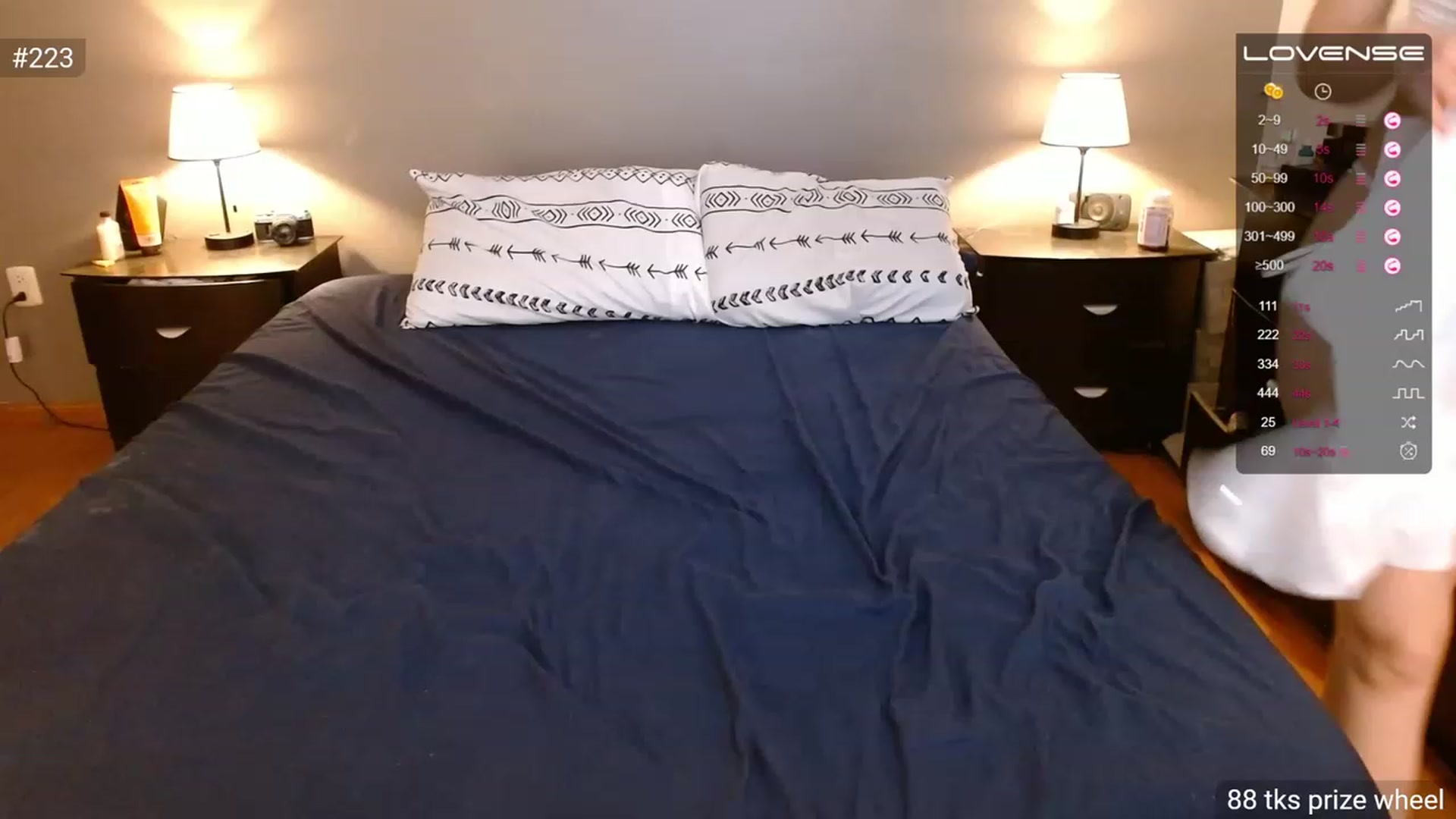 Gallery image thumbnail from Alyssamodel's myfreecams stream on, 04/08/2023, 21:00 image 9 of 20
