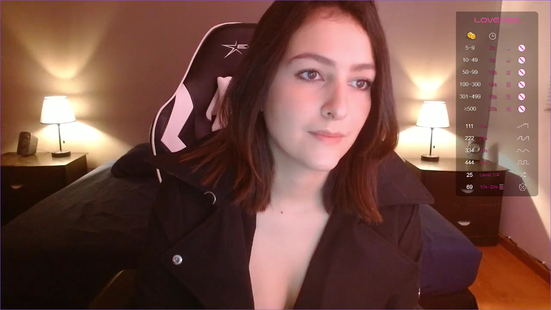 Gallery image thumbnail from Alyssamodel's myfreecams stream on, 10/03/2023, 15:23 image 14 of 20