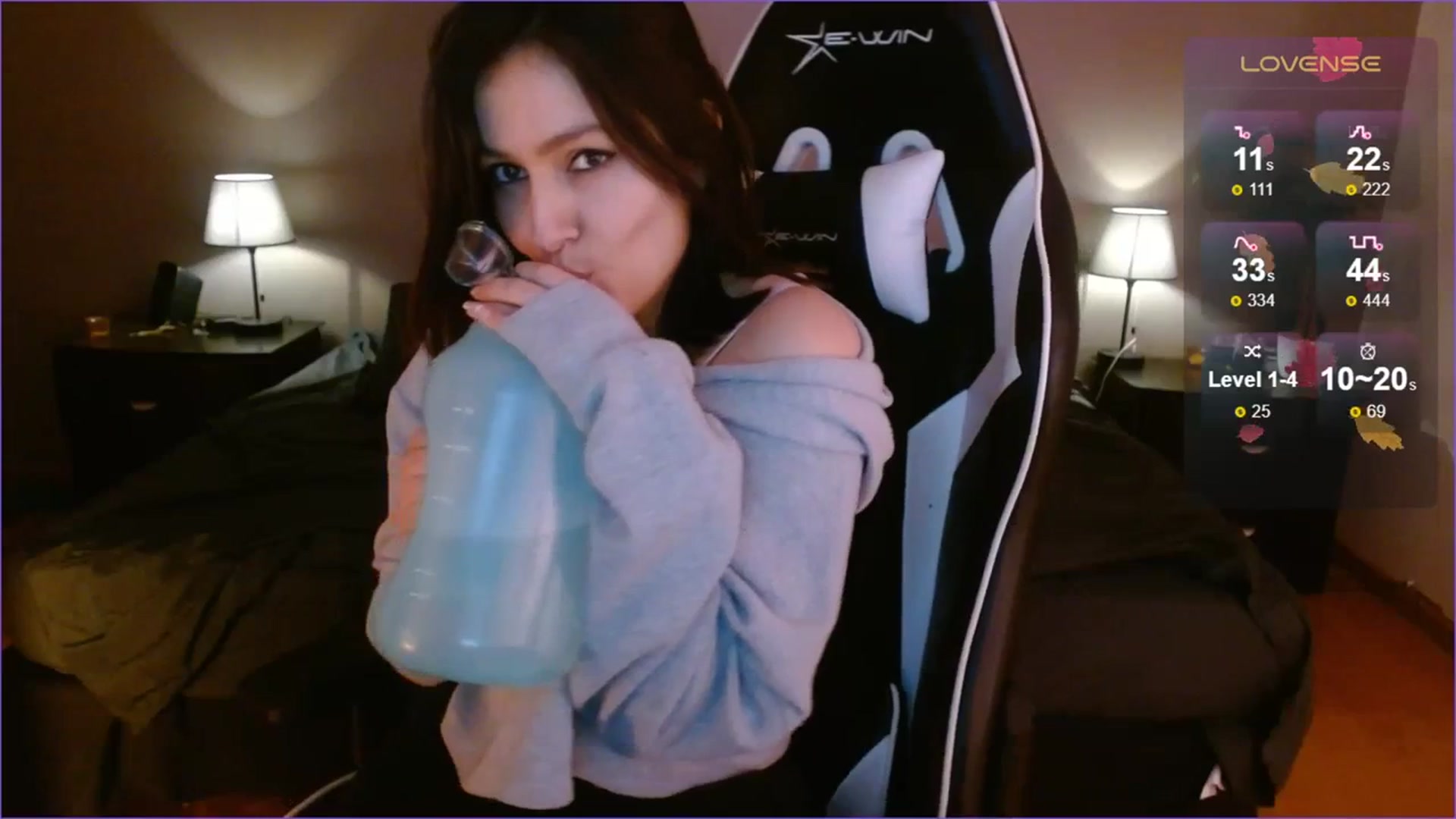 Gallery image thumbnail from Alyssamodel's myfreecams stream on, 12/11/2023, 24:22 image 4 of 20
