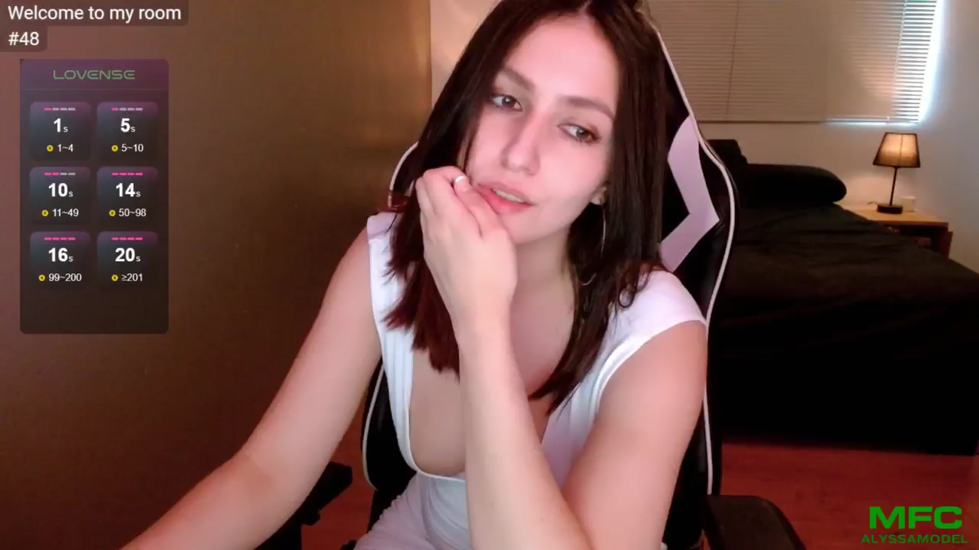 Gallery image thumbnail from Alyssamodel's myfreecams stream on, 06/01/2024, 17:30 image 17 of 20