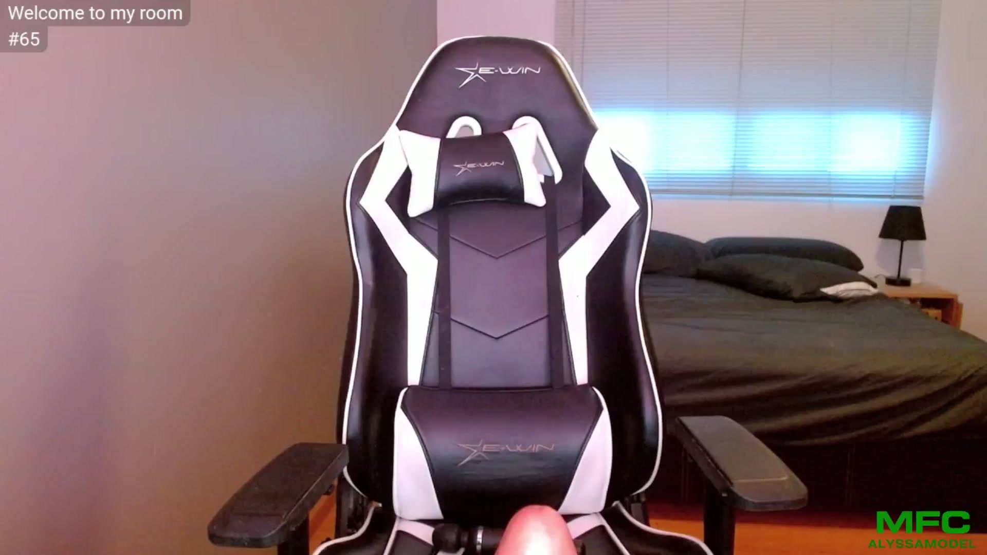 Gallery image thumbnail from Alyssamodel's myfreecams stream on, 06/02/2024, 01:06 image 17 of 20