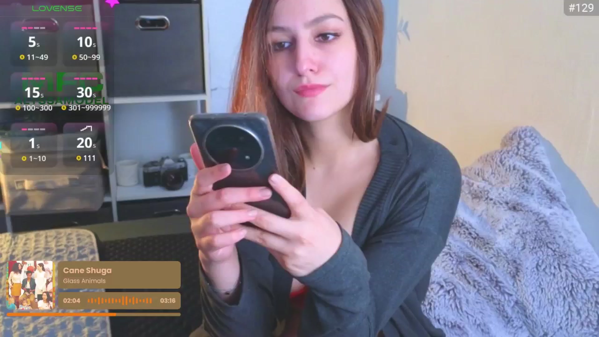 Gallery image thumbnail from Alyssamodel's myfreecams stream on, 10/04/2024, 17:55 image 9 of 20