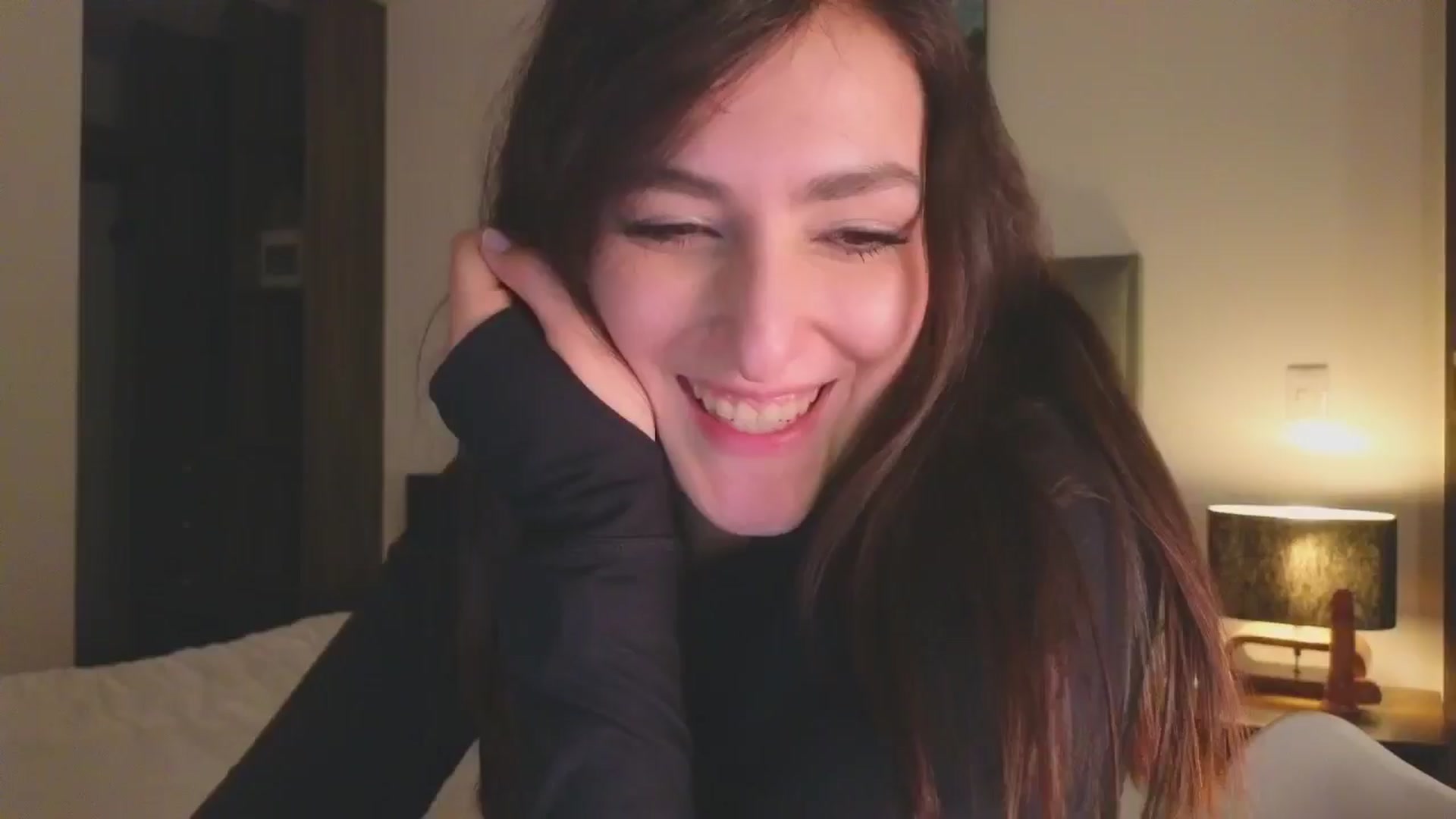 Gallery image thumbnail from Alyssamodel's myfreecams stream on, 01/06/2025, 06:54 image 12 of 20