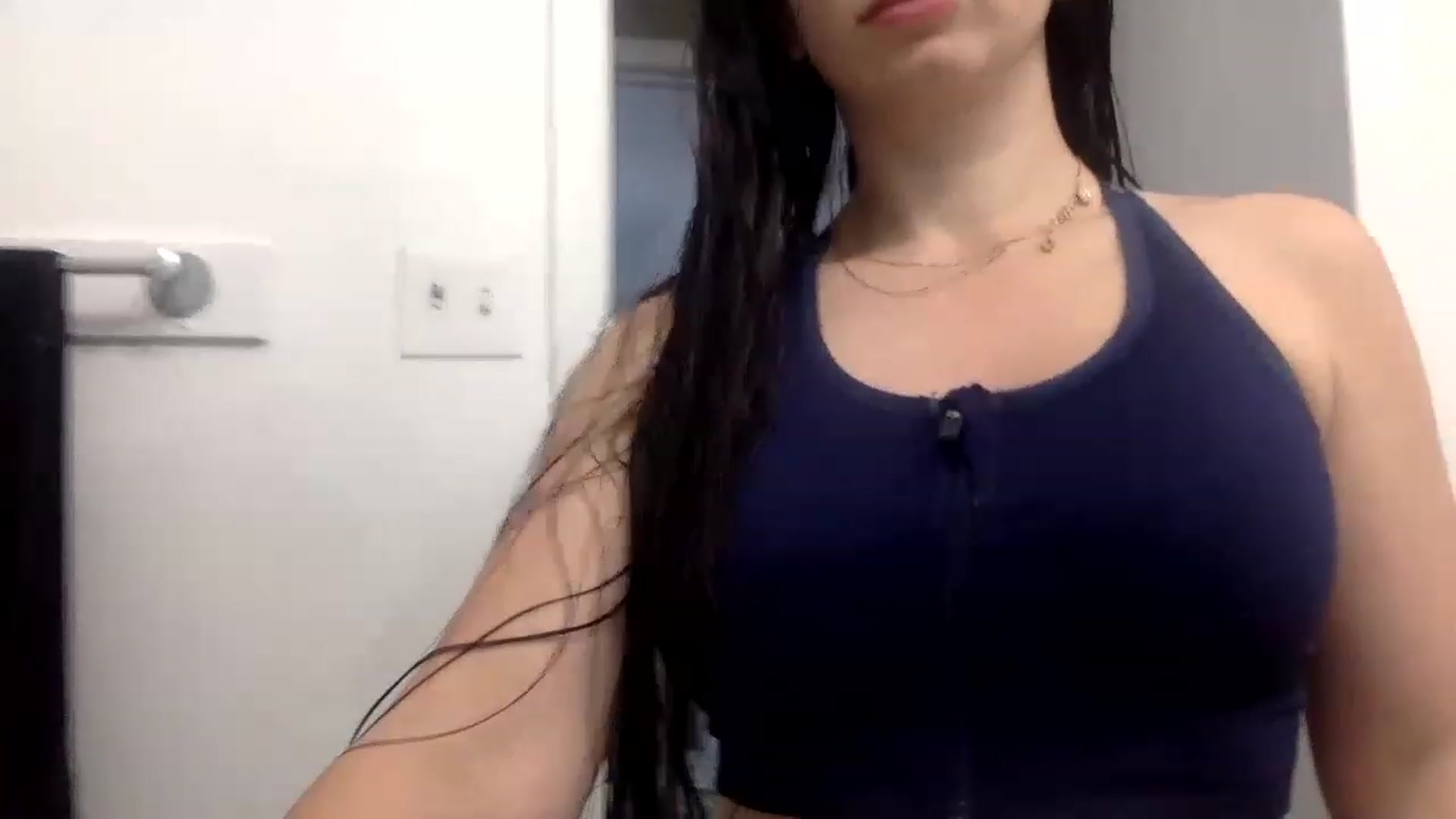 Gallery image thumbnail from Alyssaxox's myfreecams stream on, 05/30/2023, 19:38 image 17 of 20
