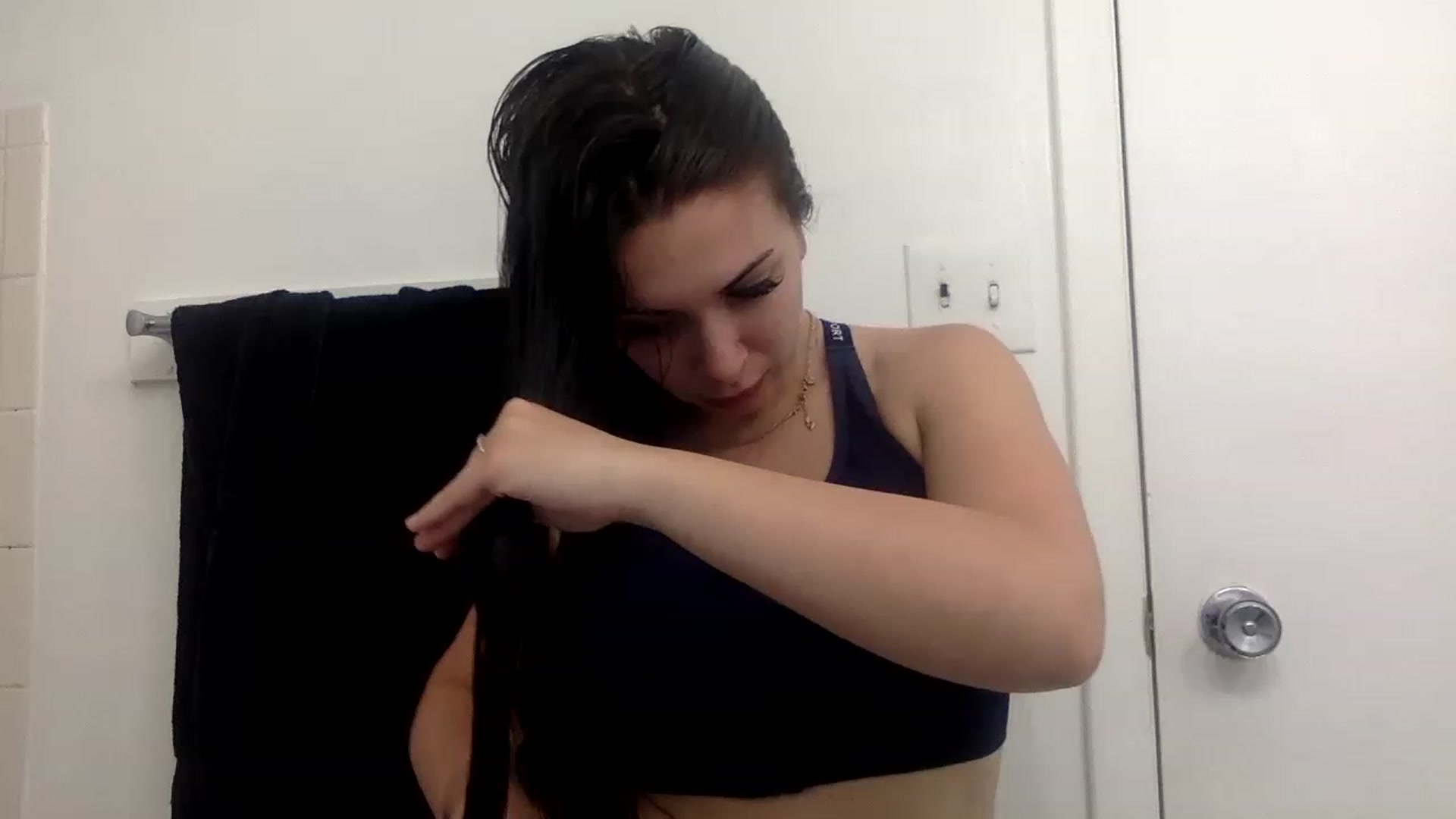 Gallery image thumbnail from Alyssaxox's myfreecams stream on, 05/30/2023, 19:38 image 16 of 20