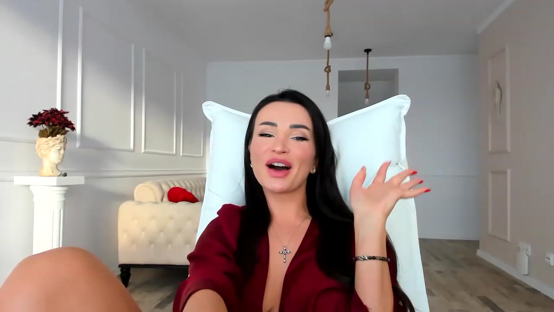 Gallery image thumbnail from AlyssiaKENT1's myfreecams stream on, 11/19/2022, 13:40 image 17 of 20