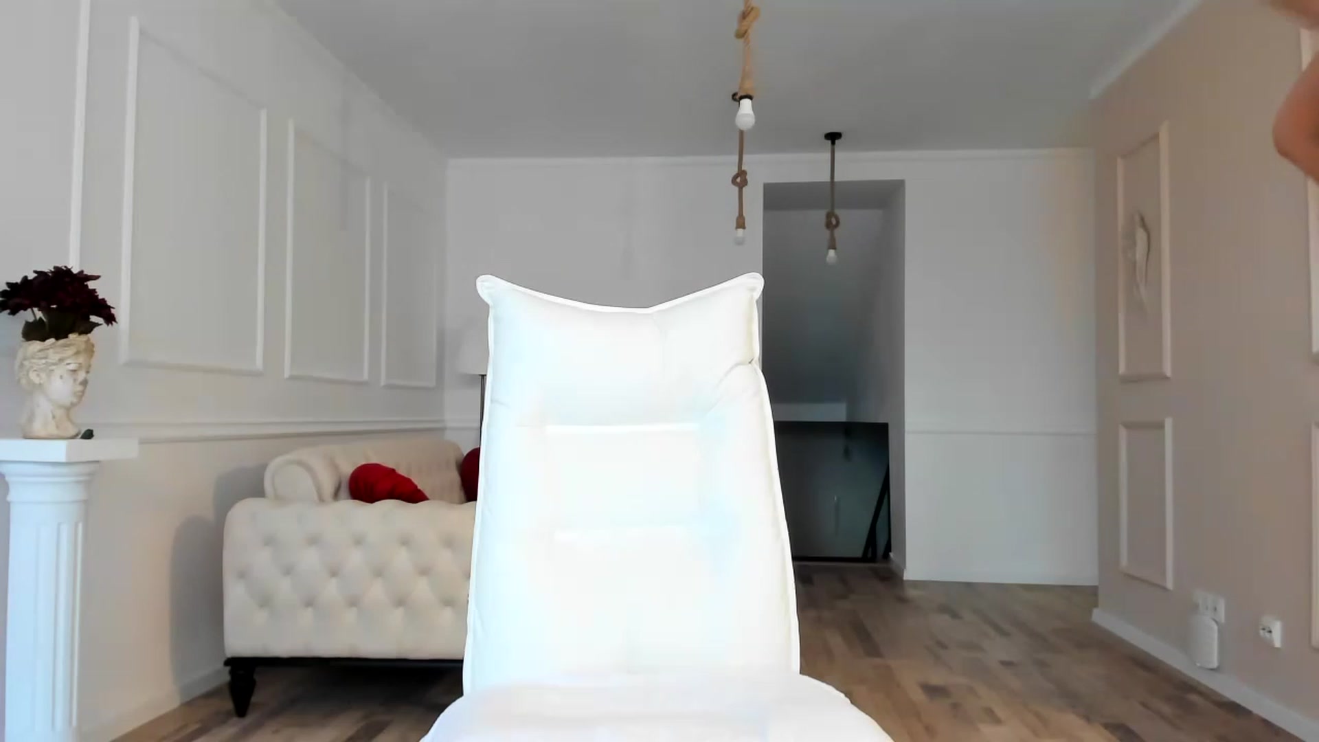 Gallery image thumbnail from AlyssiaKENT1's myfreecams stream on, 11/19/2022, 17:46 image 4 of 20