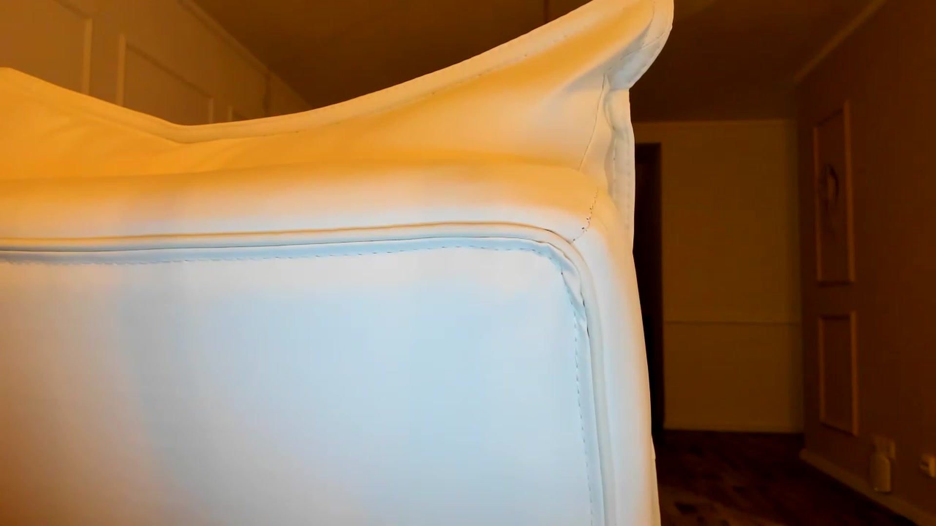 Gallery image thumbnail from AlyssiaKENT1's myfreecams stream on, 11/19/2022, 17:46 image 12 of 20