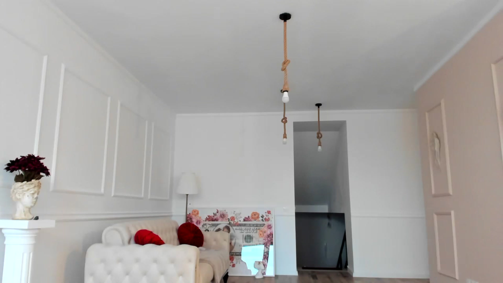 Gallery image thumbnail from AlyssiaKENT1's myfreecams stream on, 11/19/2022, 17:46 image 3 of 20