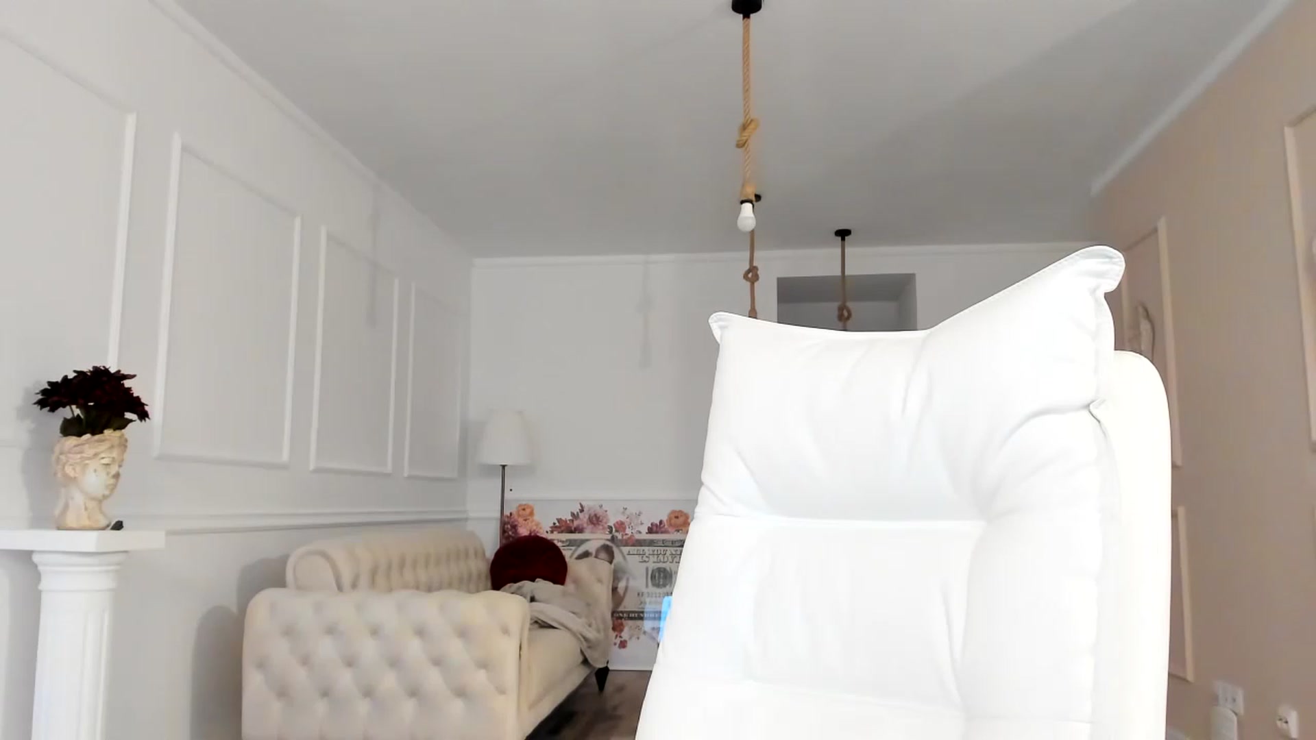 Gallery image thumbnail from AlyssiaKENT1's myfreecams stream on, 11/23/2022, 06:13 image 20 of 20