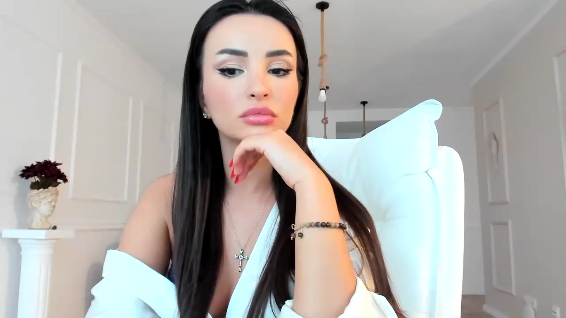 Gallery image thumbnail from AlyssiaKENT1's myfreecams stream on, 11/23/2022, 07:51 image 6 of 20