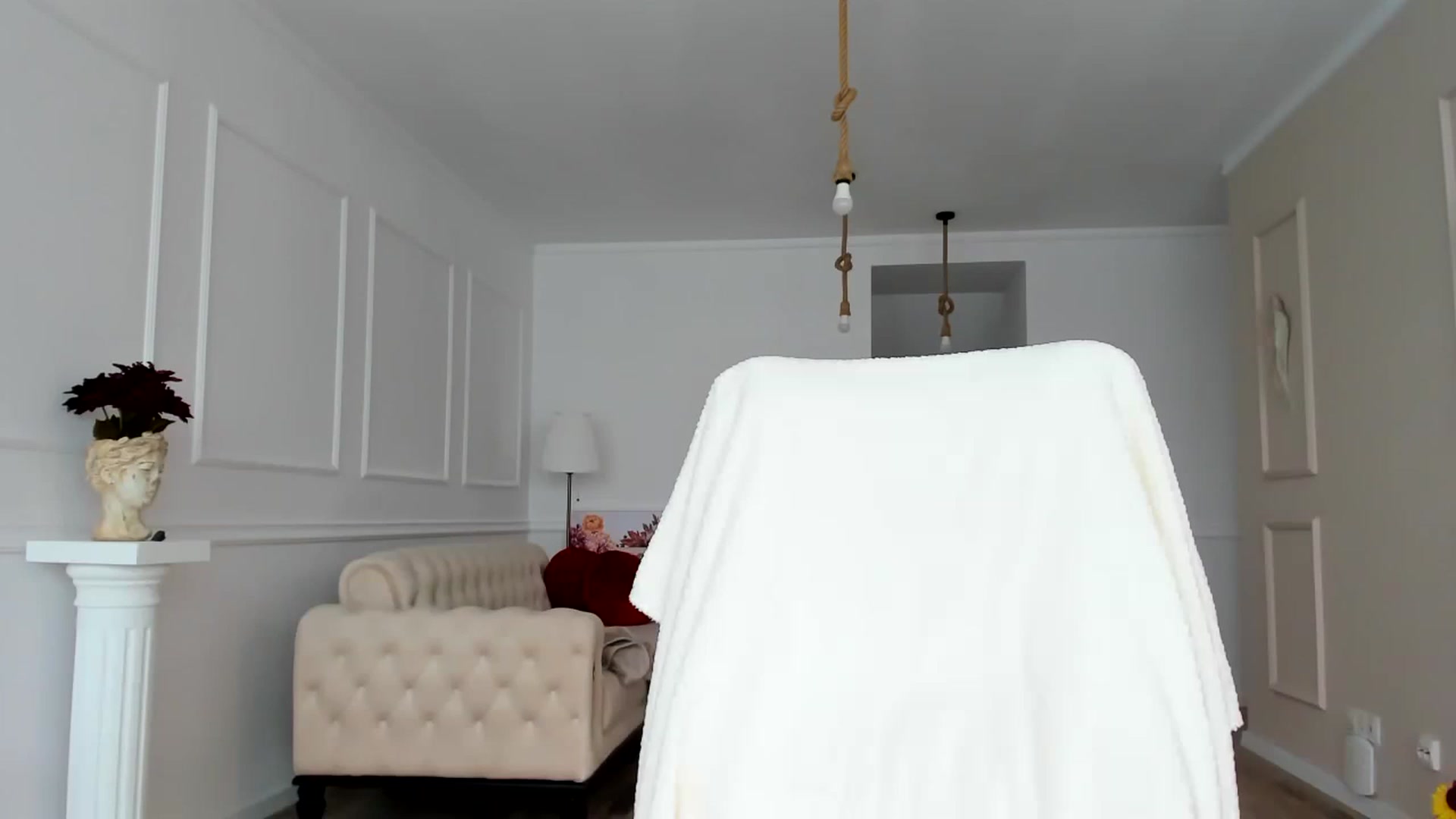 Gallery image thumbnail from AlyssiaKENT1's myfreecams stream on, 11/27/2022, 10:44 image 12 of 20